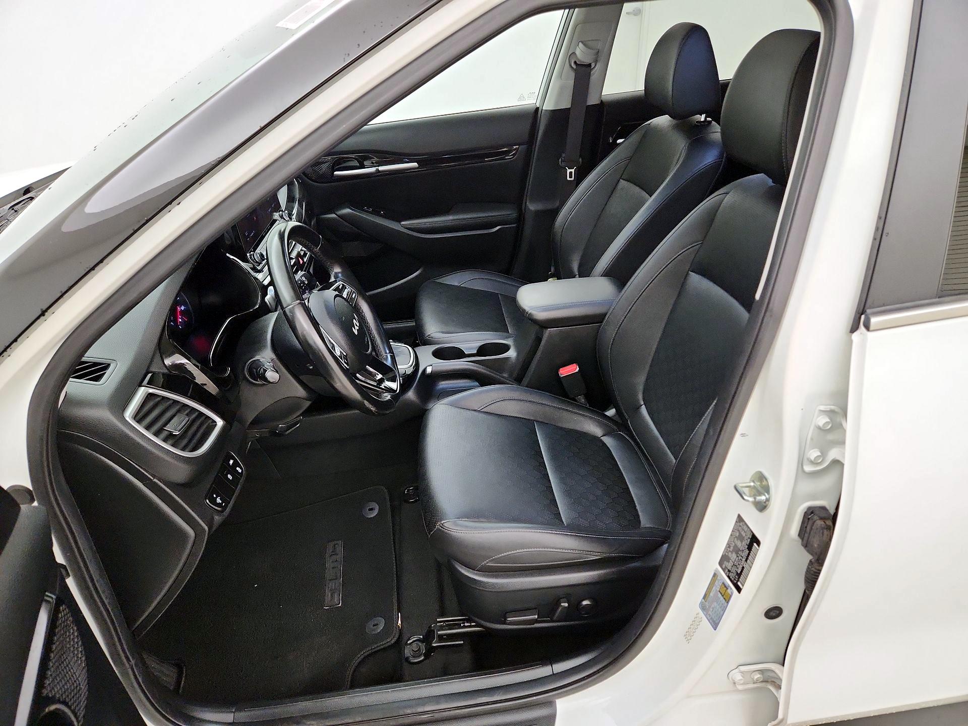 Thumbnail: 2022 Kia Seltos - 11