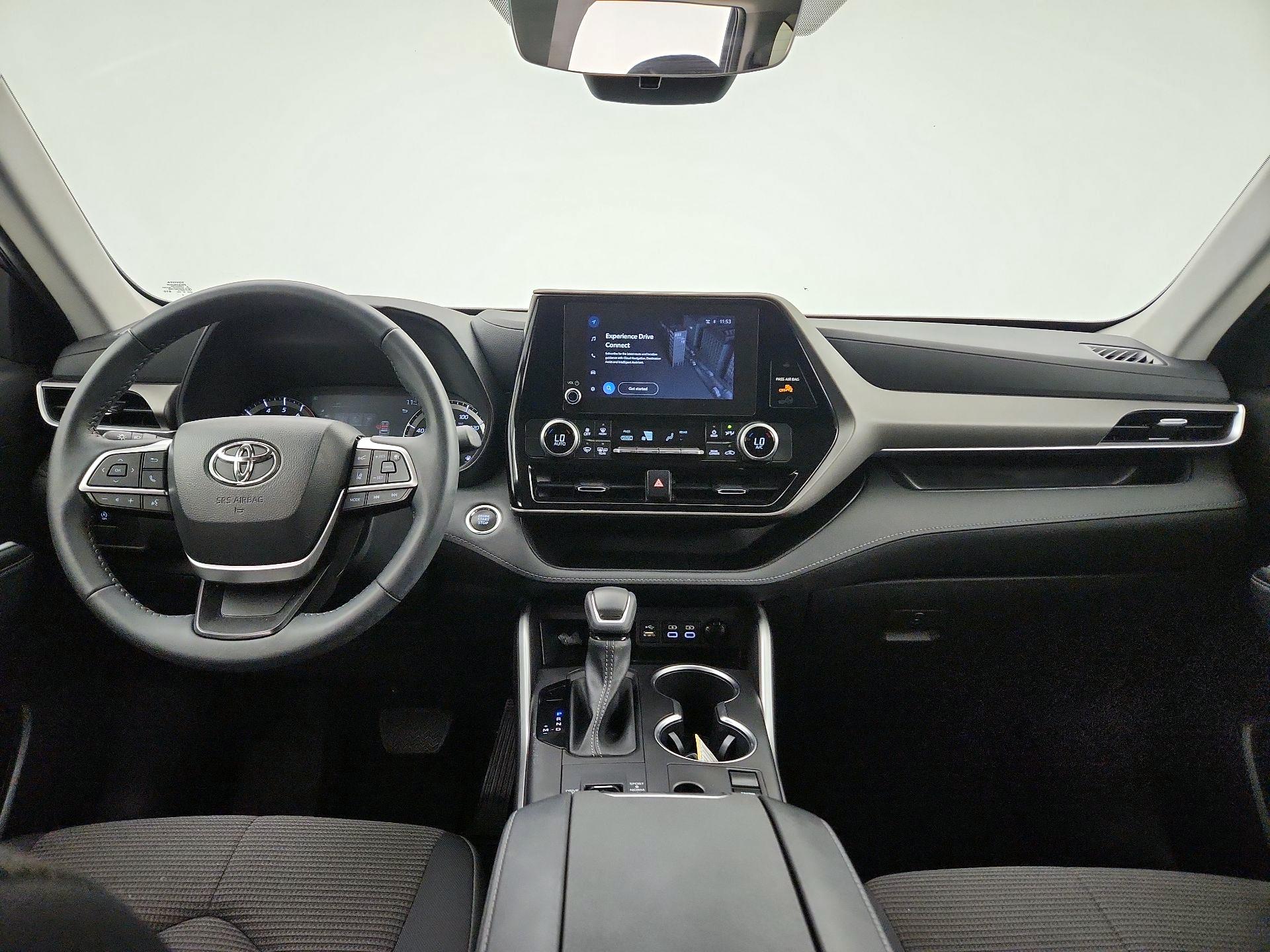 Thumbnail: 2023 Toyota Highlander - 9