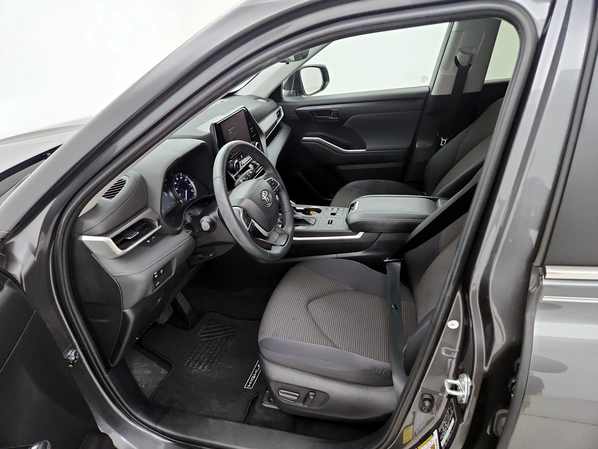 Thumbnail: 2023 Toyota Highlander - 11