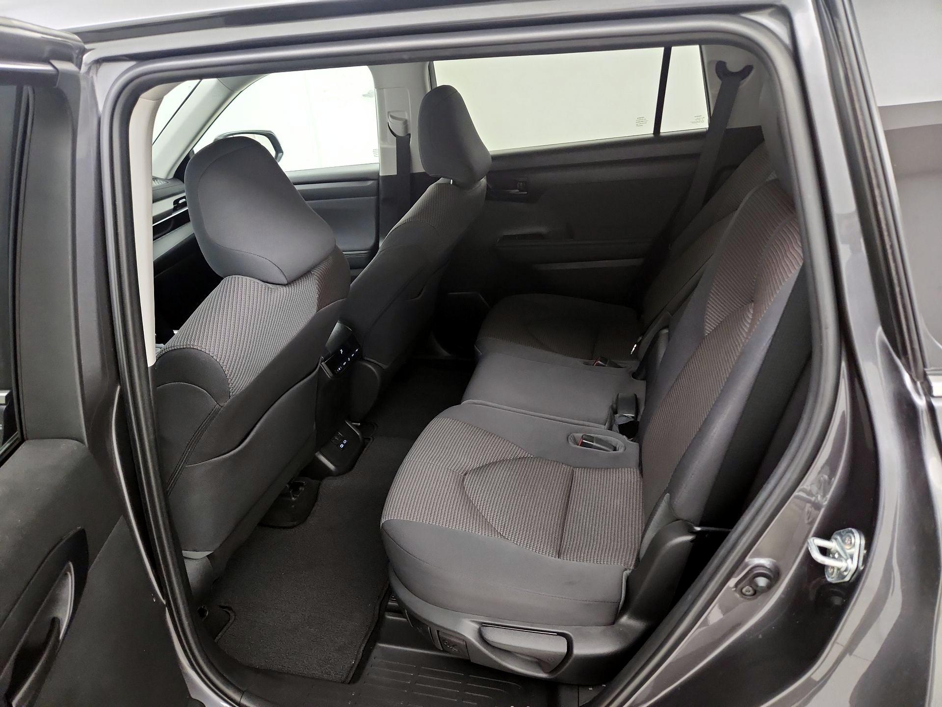 Thumbnail: 2023 Toyota Highlander - 19