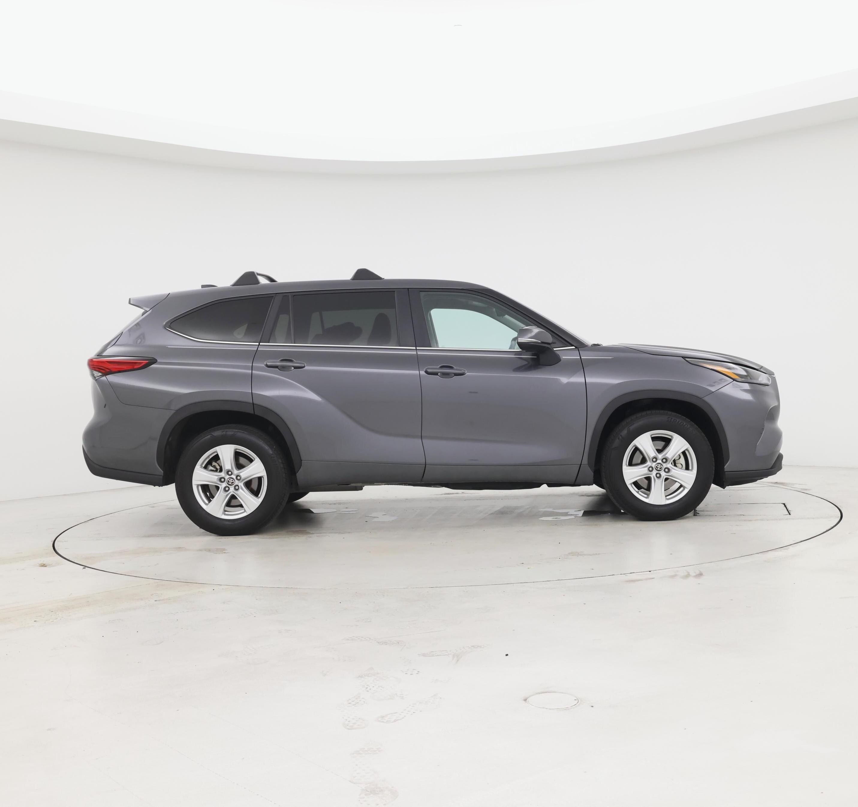 Thumbnail: 2023 Toyota Highlander - 7