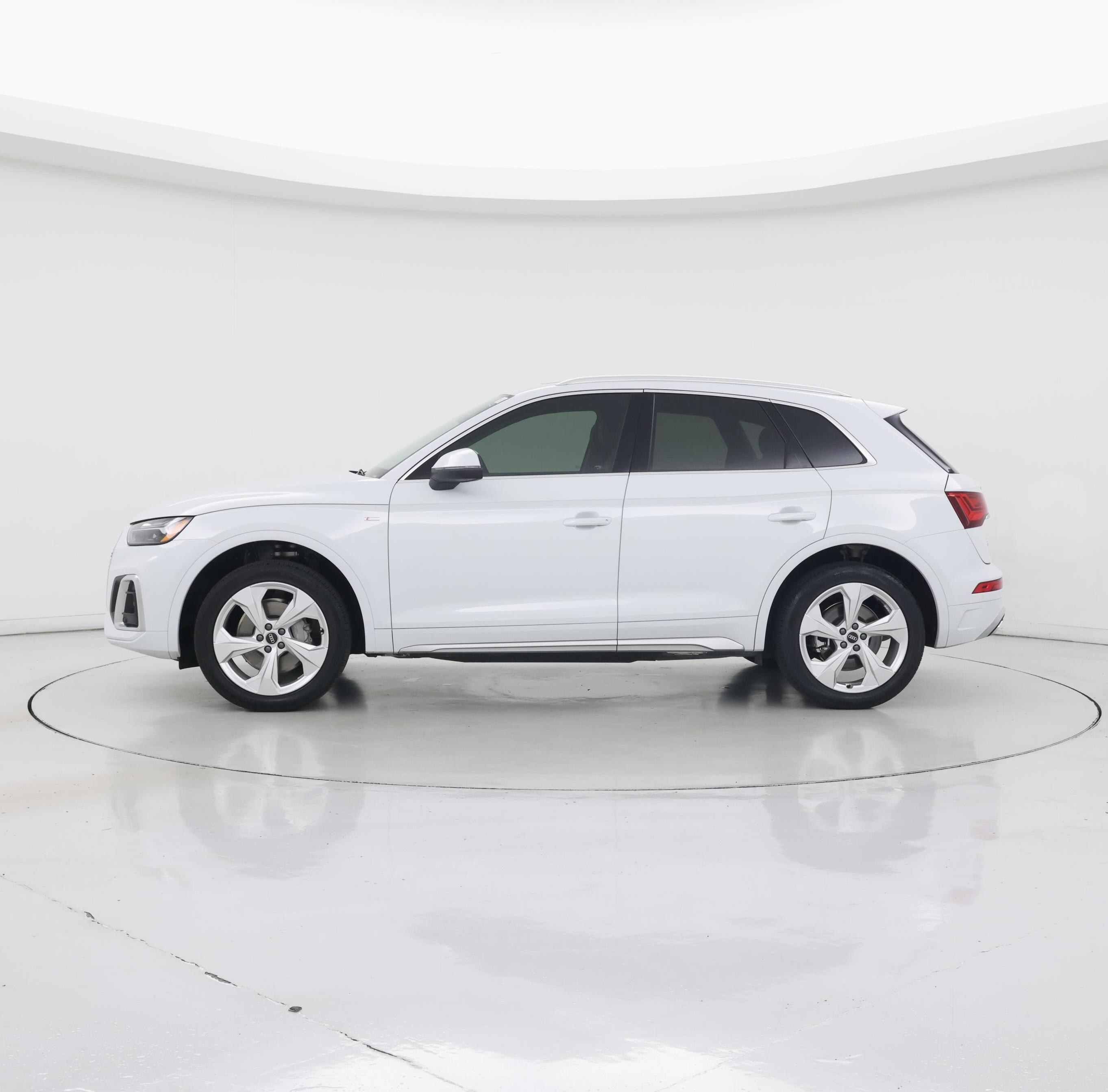 Thumbnail: 2023 Audi Q5 - 3