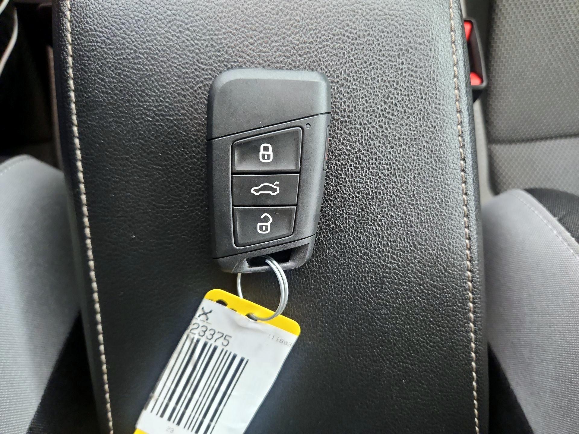 Thumbnail: 2023 Volkswagen Taos - 20