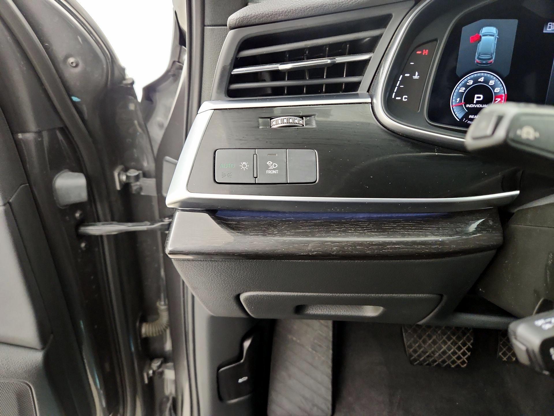 Thumbnail: 2021 Audi Q7 - 13