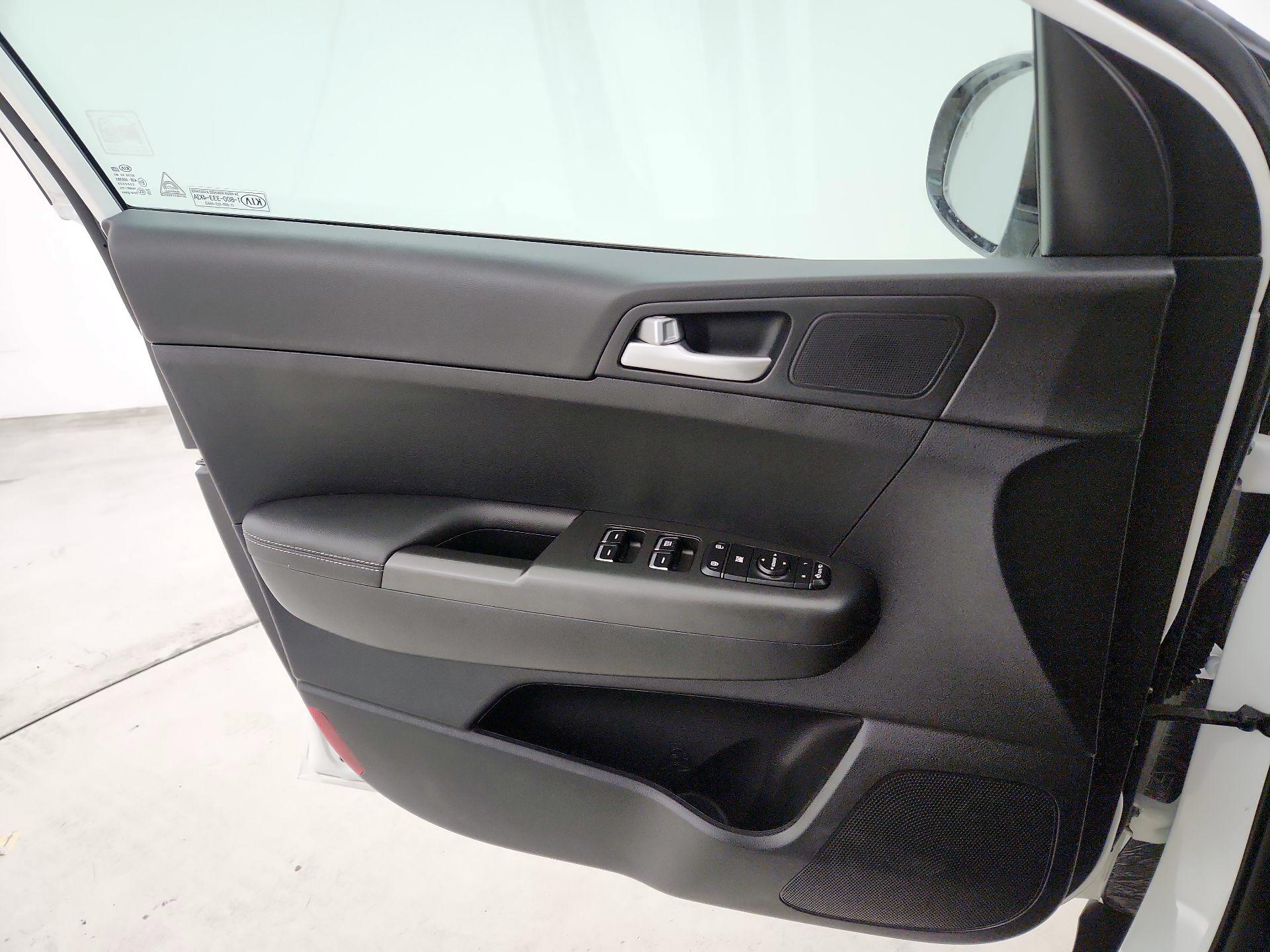 Thumbnail: 2021 Kia Sportage - 12