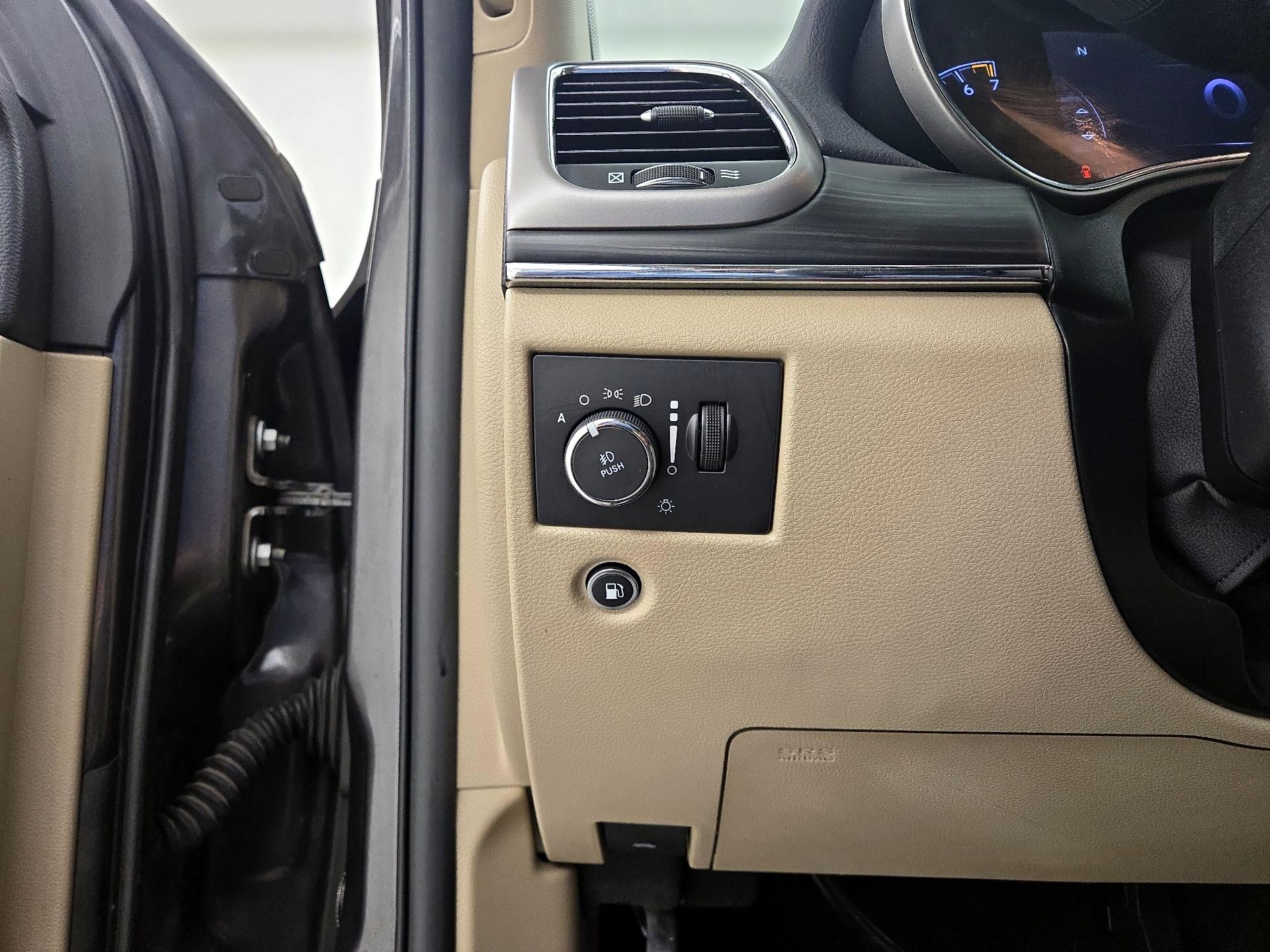 Thumbnail: 2020 Jeep Grand Cherokee - 13