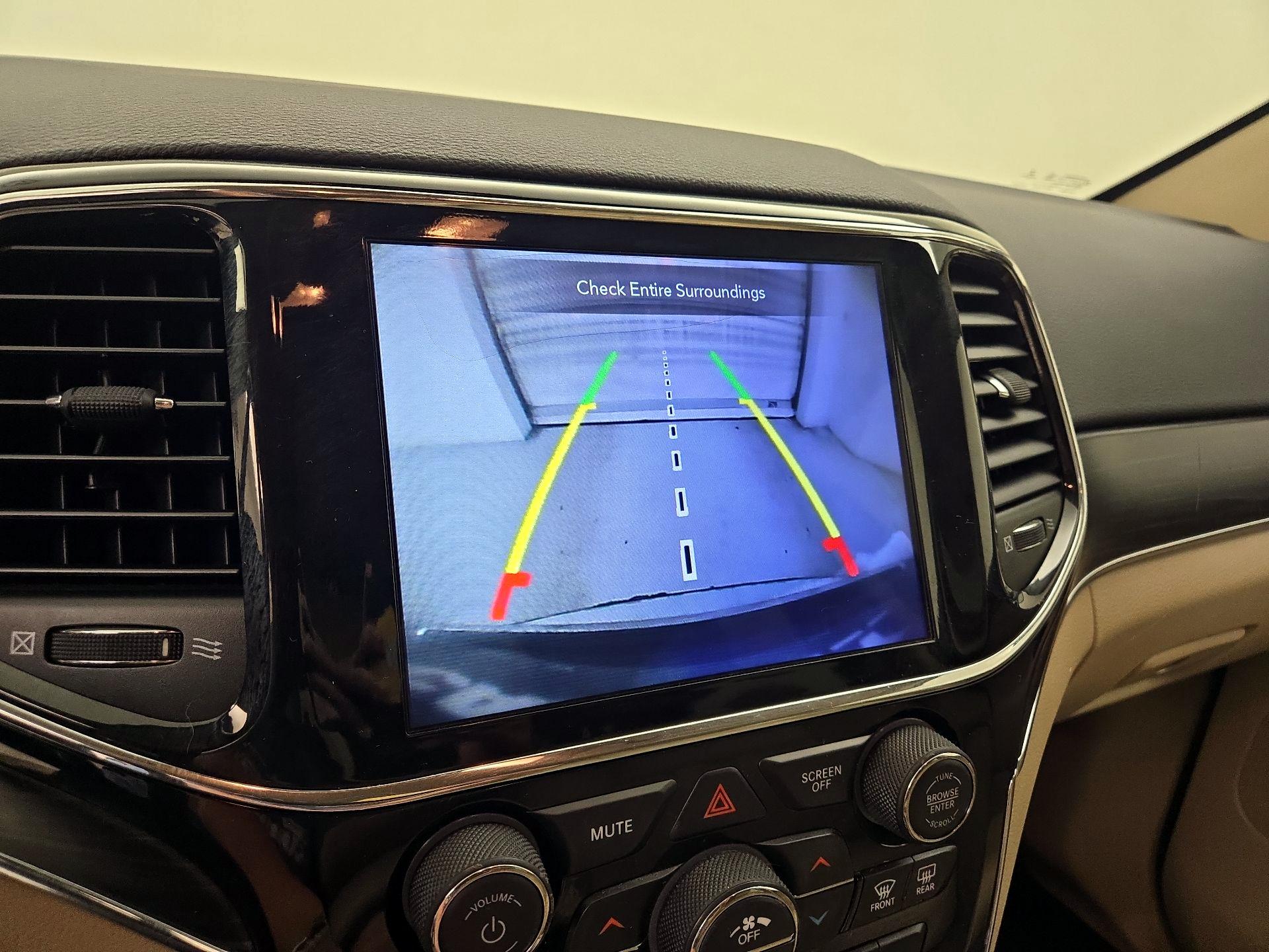 Thumbnail: 2020 Jeep Grand Cherokee - 15