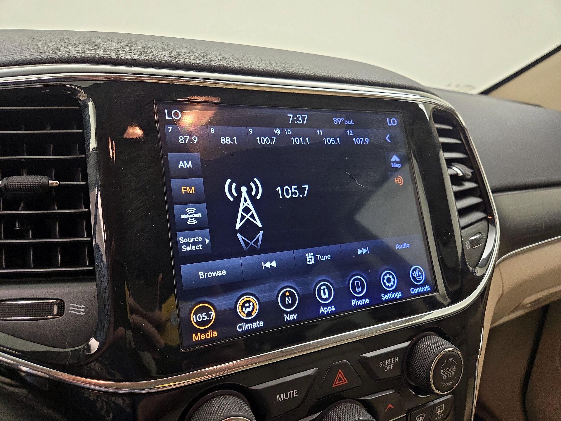 Thumbnail: 2020 Jeep Grand Cherokee - 16