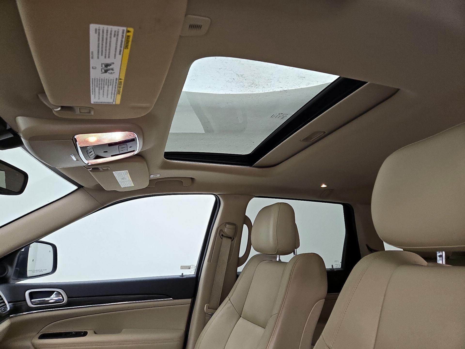 Thumbnail: 2020 Jeep Grand Cherokee - 20