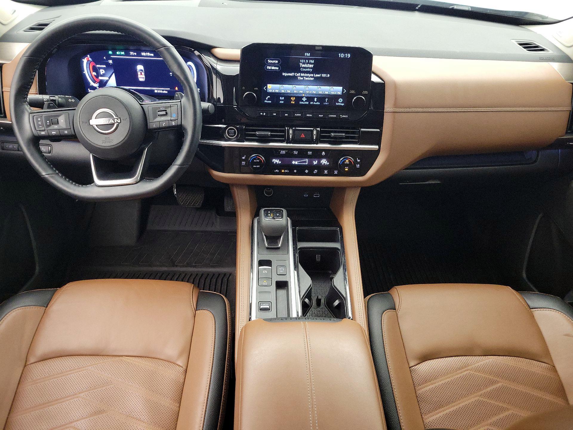 Thumbnail: 2023 Nissan Pathfinder - 9