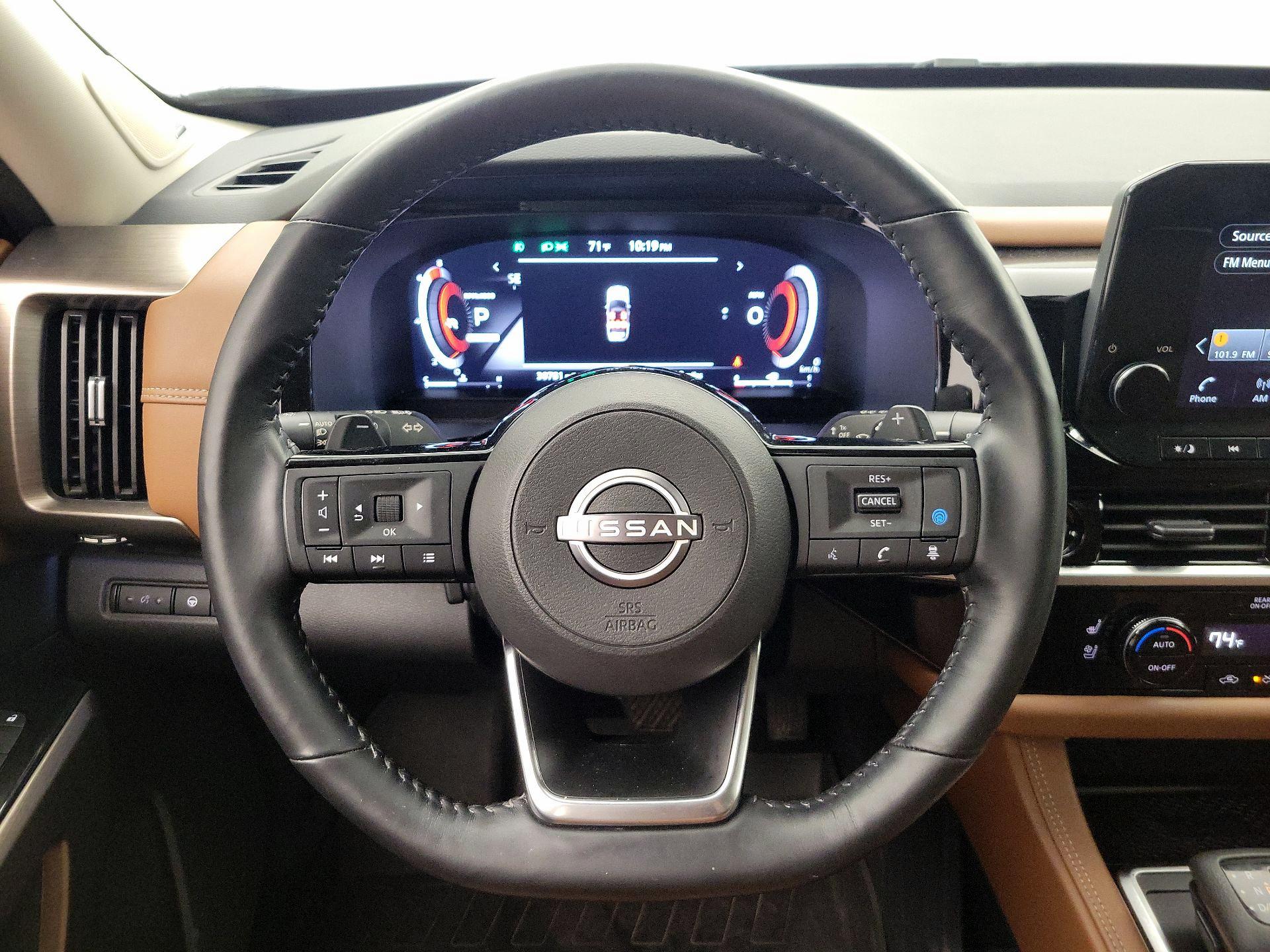 Thumbnail: 2023 Nissan Pathfinder - 10