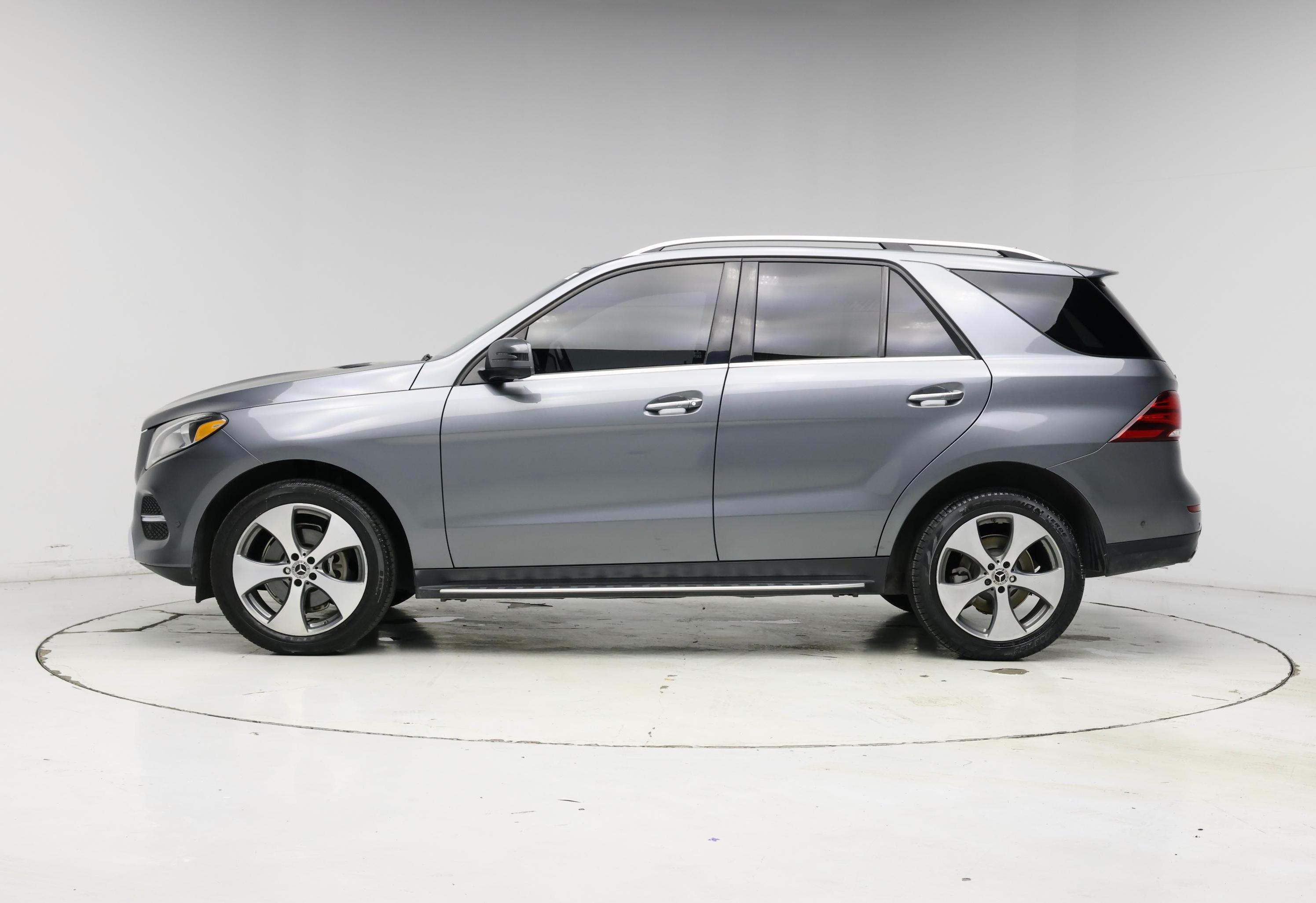 Thumbnail: 2017 Mercedes-Benz GLE - 3