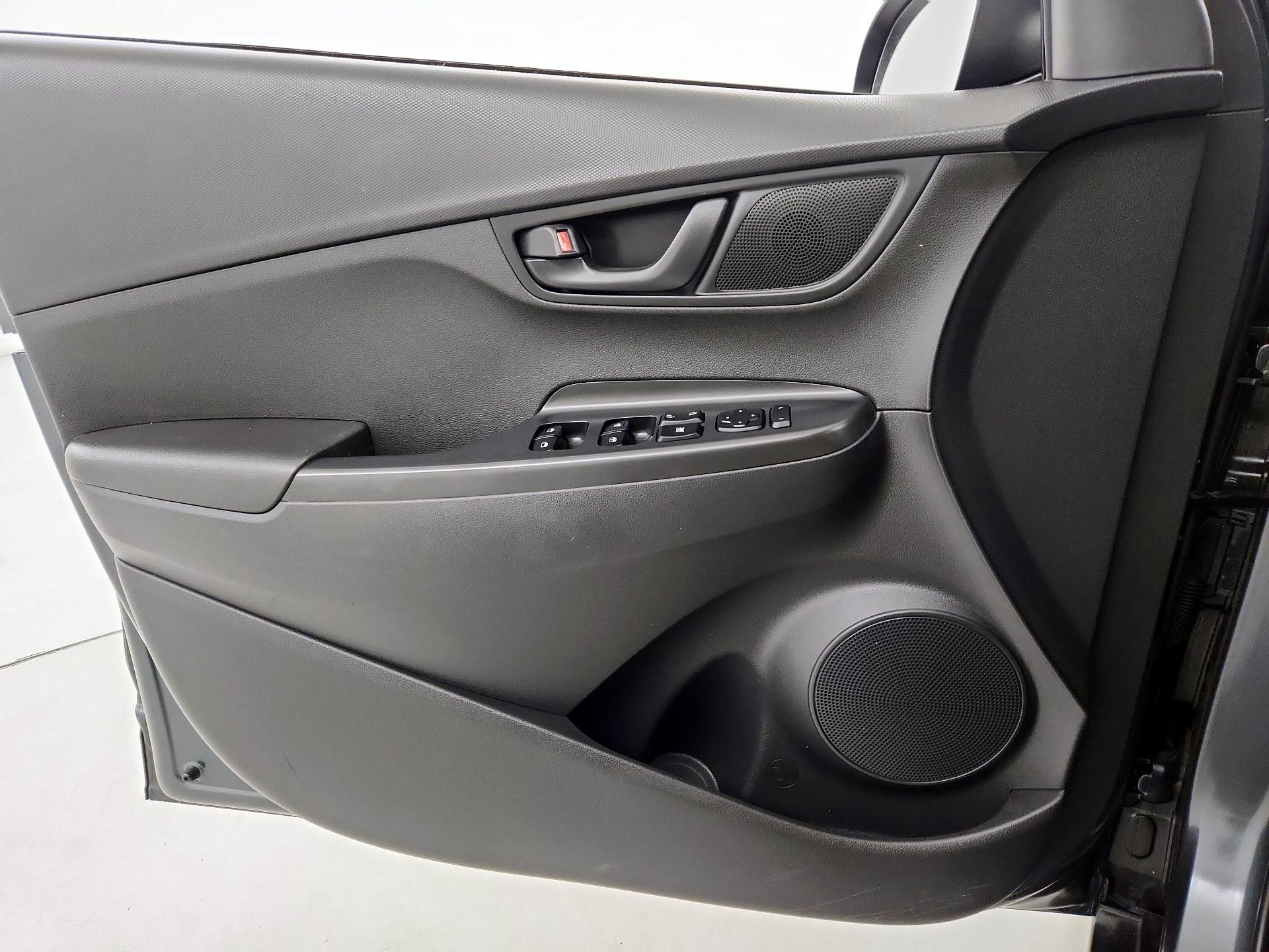 Thumbnail: 2020 Hyundai Kona - 12