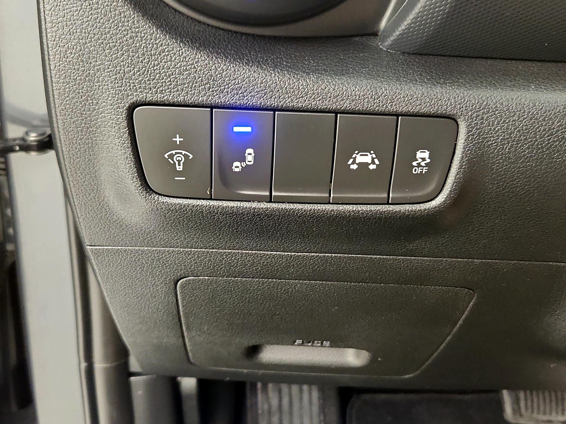 Thumbnail: 2020 Hyundai Kona - 13