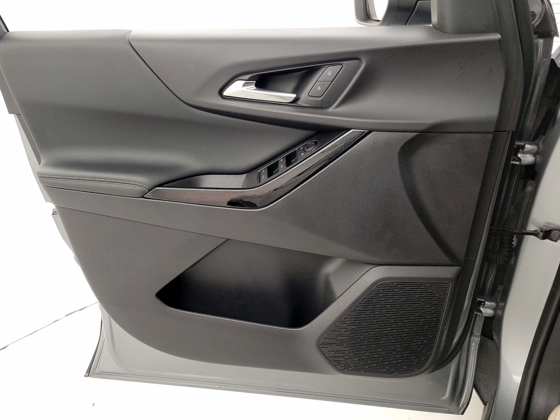 Thumbnail: 2025 Chevrolet Equinox - 12