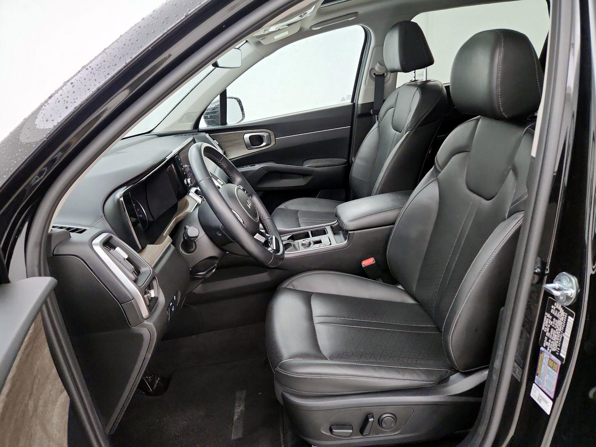 Thumbnail: 2023 Kia Sorento - 11