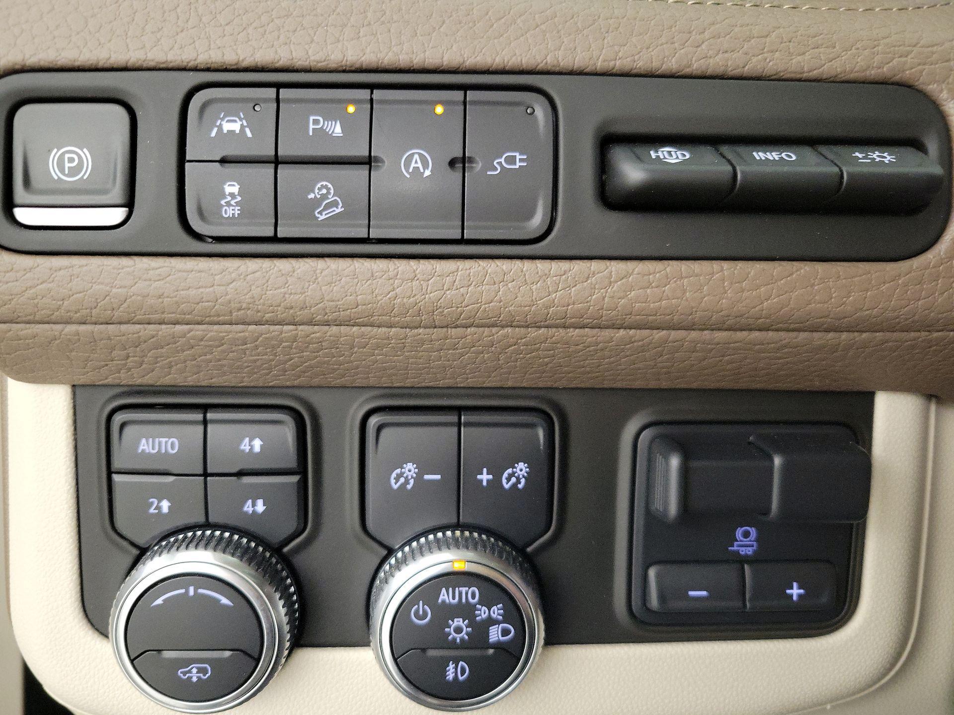 Thumbnail: 2021 GMC Yukon XL - 13