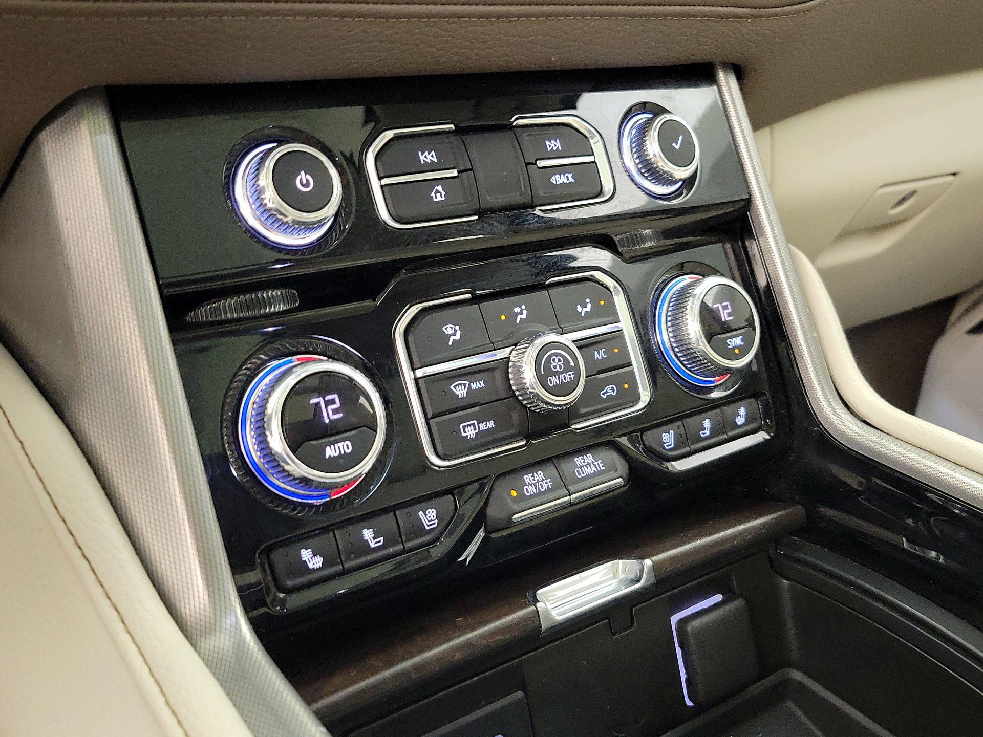 Thumbnail: 2021 GMC Yukon XL - 17