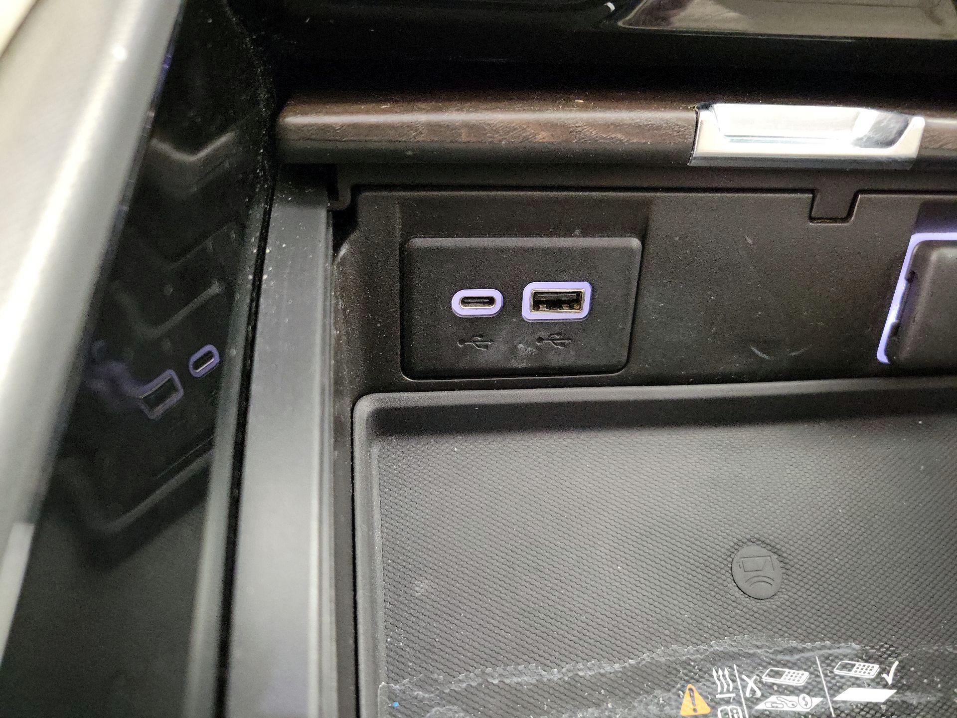 Thumbnail: 2021 GMC Yukon XL - 19