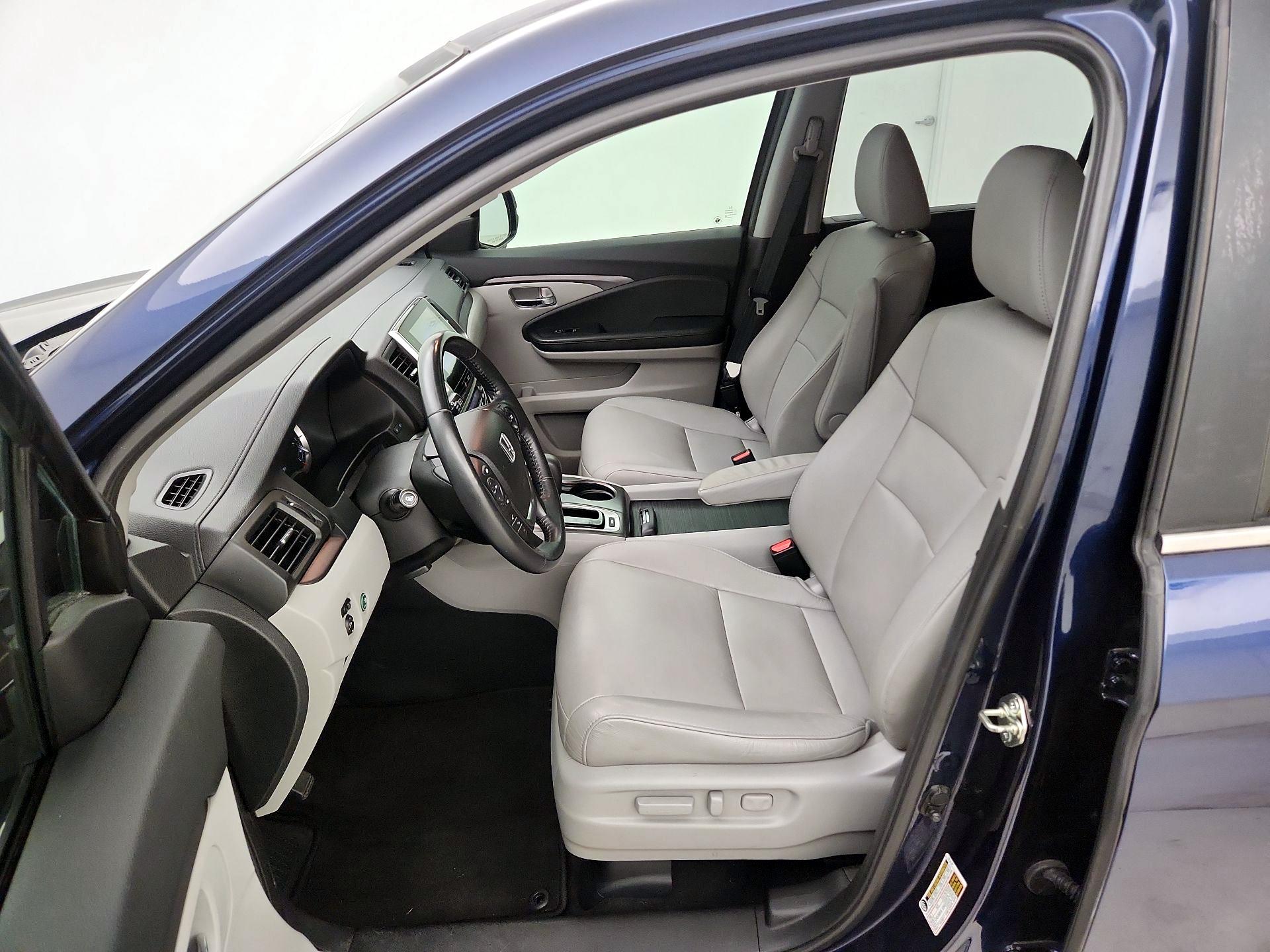 Thumbnail: 2017 Honda Pilot - 11