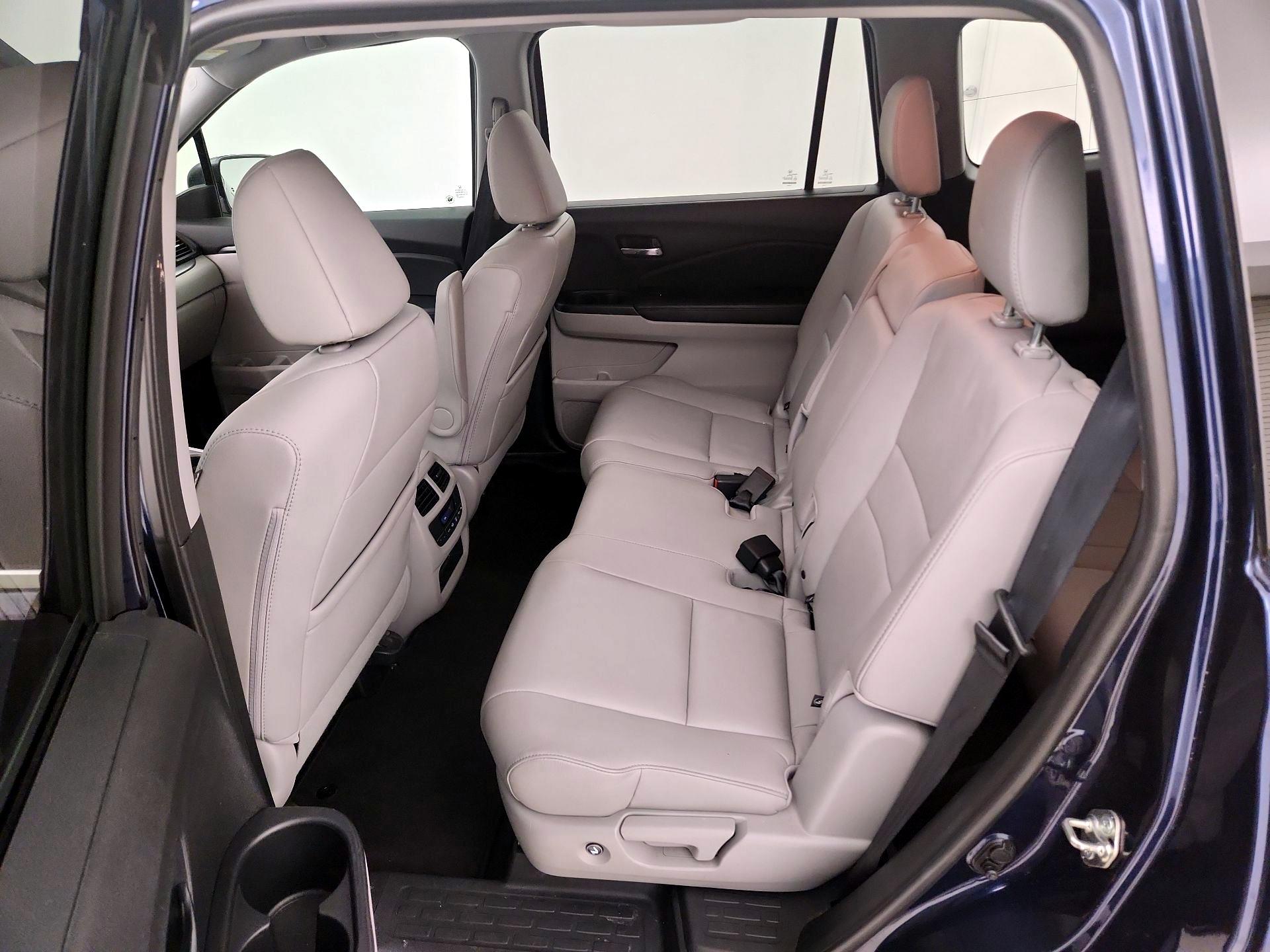 Thumbnail: 2017 Honda Pilot - 20