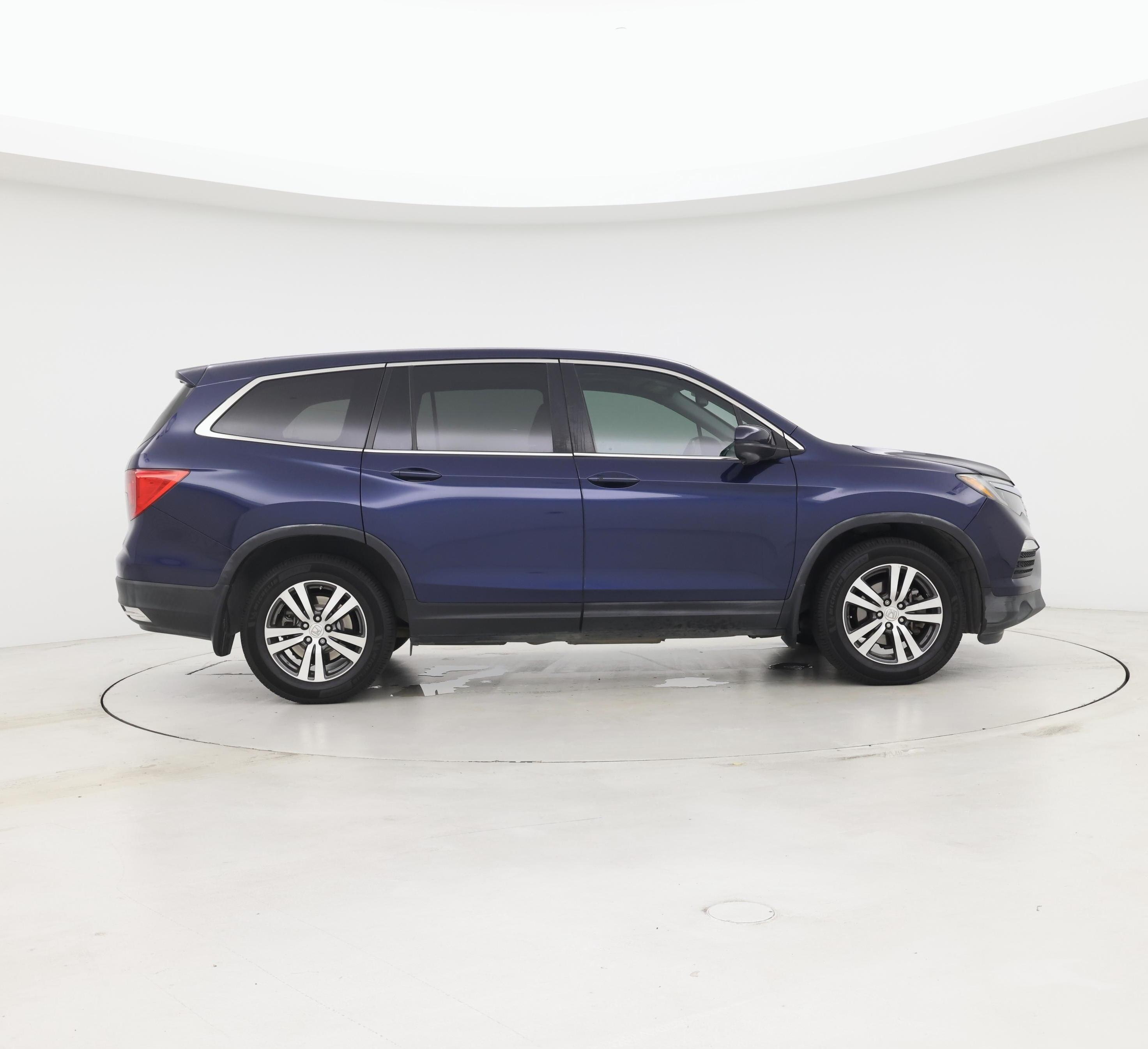 Thumbnail: 2017 Honda Pilot - 7