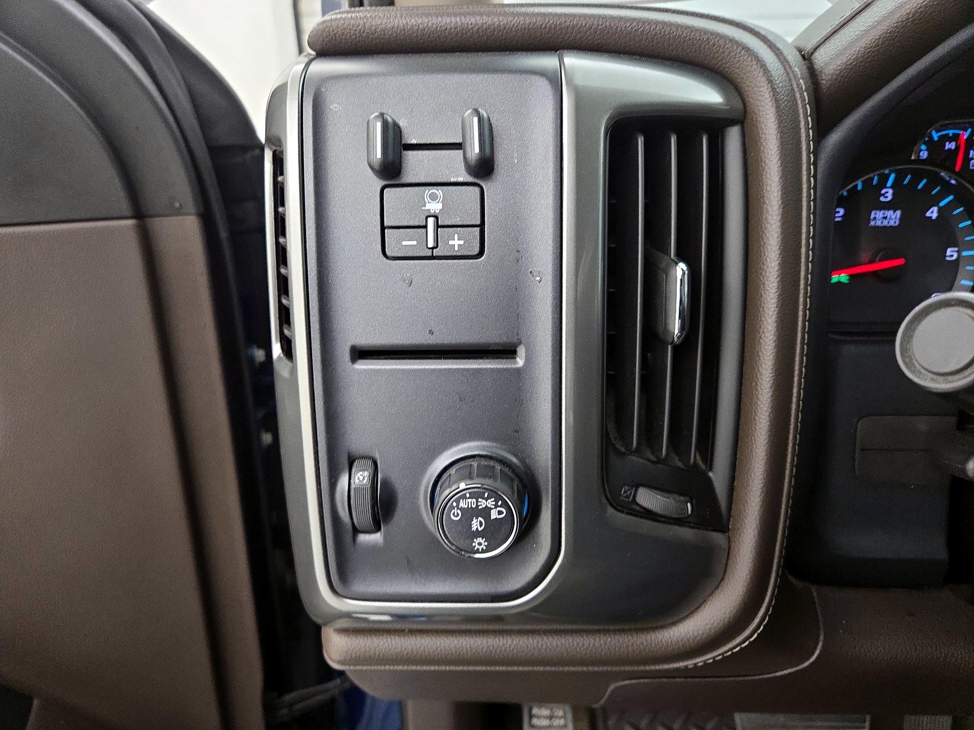 Thumbnail: 2018 Chevrolet Silverado 1500 - 13