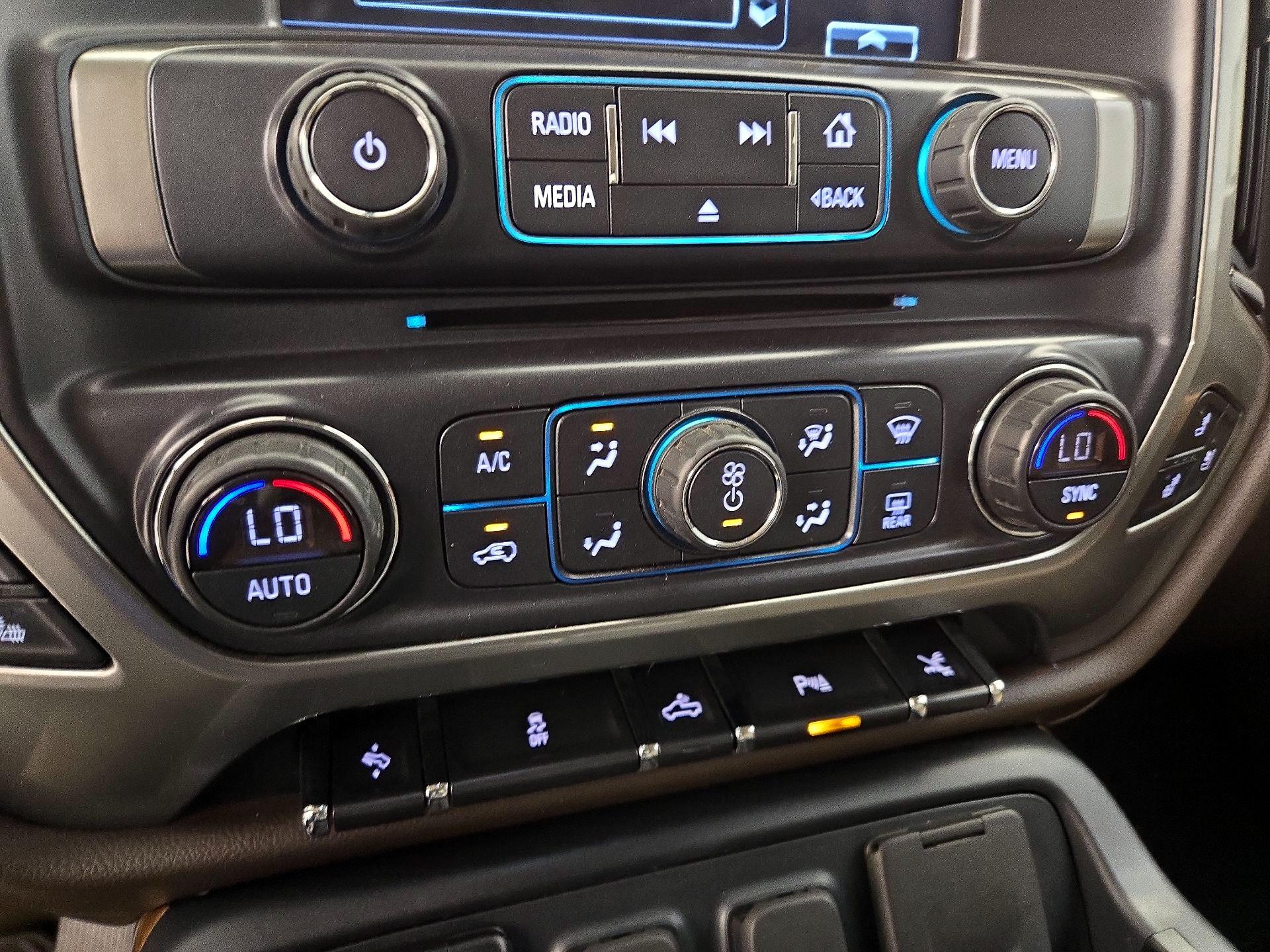 Thumbnail: 2018 Chevrolet Silverado 1500 - 16