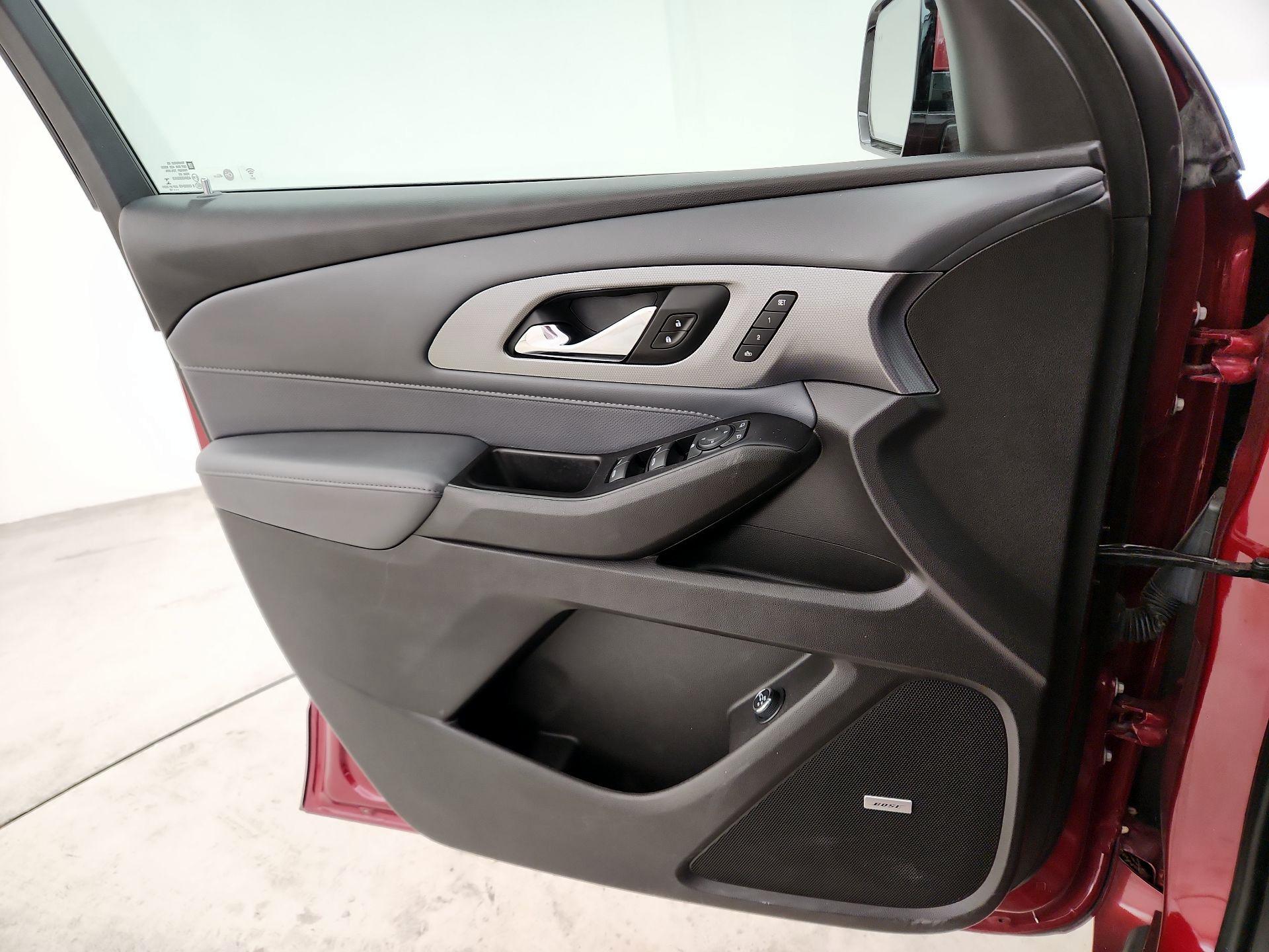 Thumbnail: 2018 Chevrolet Traverse - 12