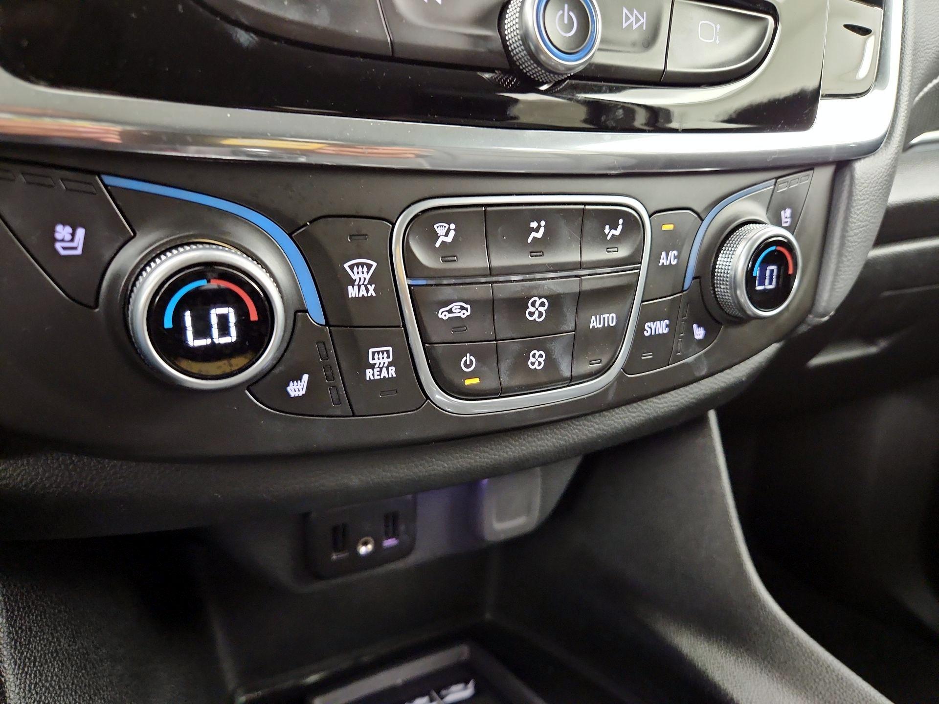 Thumbnail: 2018 Chevrolet Traverse - 17