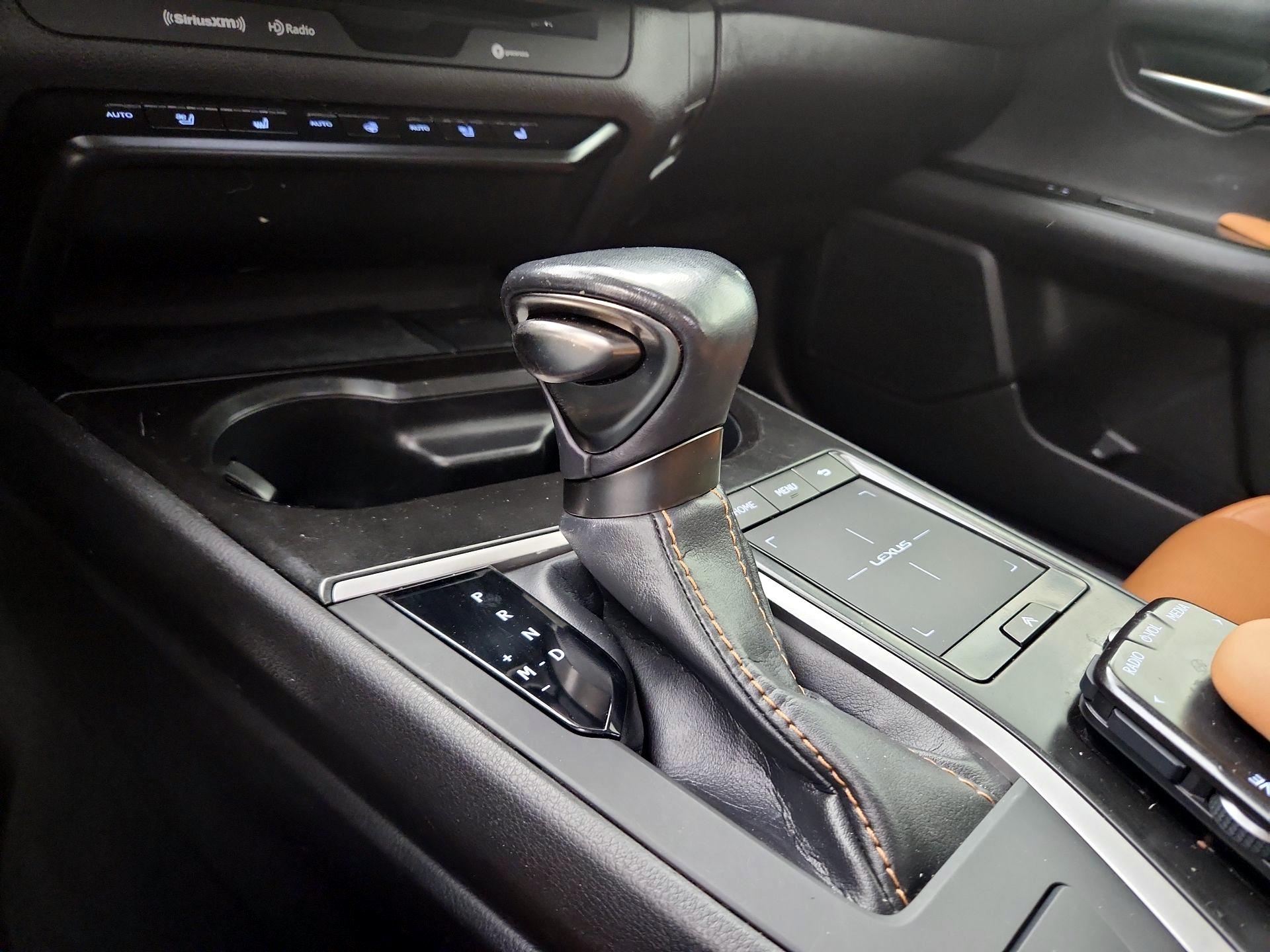 Thumbnail: 2019 Lexus UX - 15