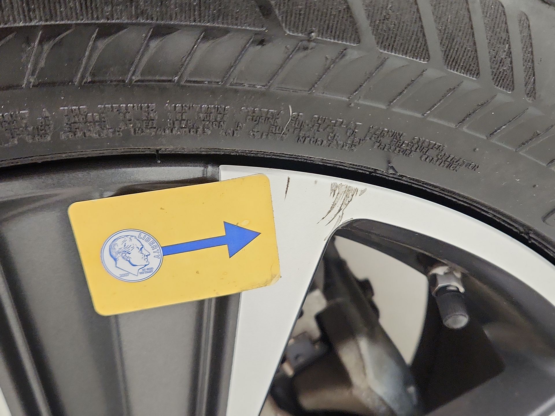 Thumbnail: 2019 Lexus UX - 19