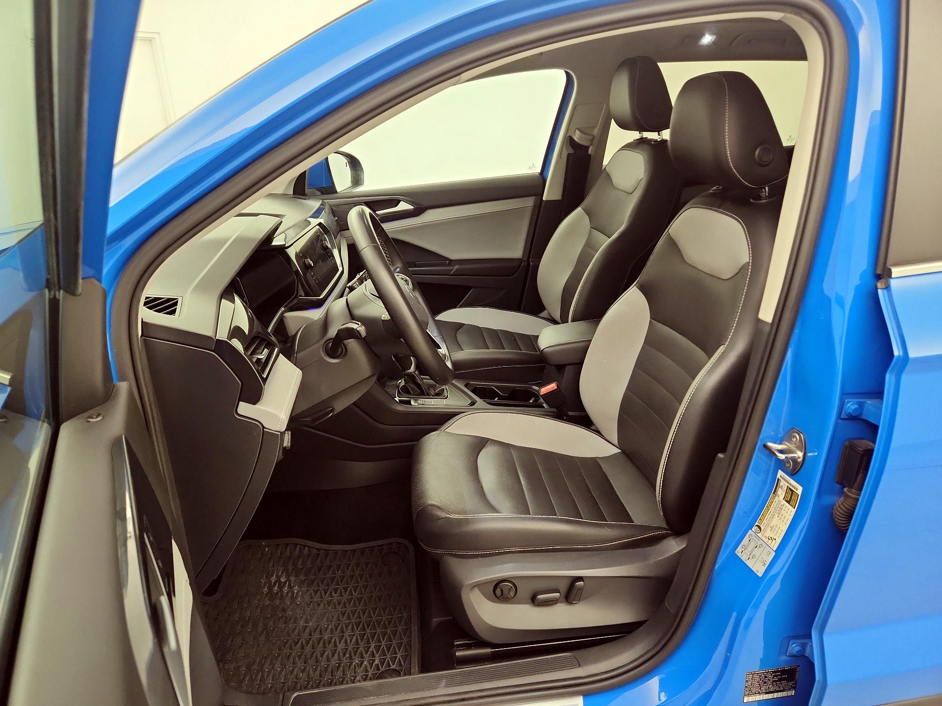 Thumbnail: 2022 Volkswagen Taos - 11