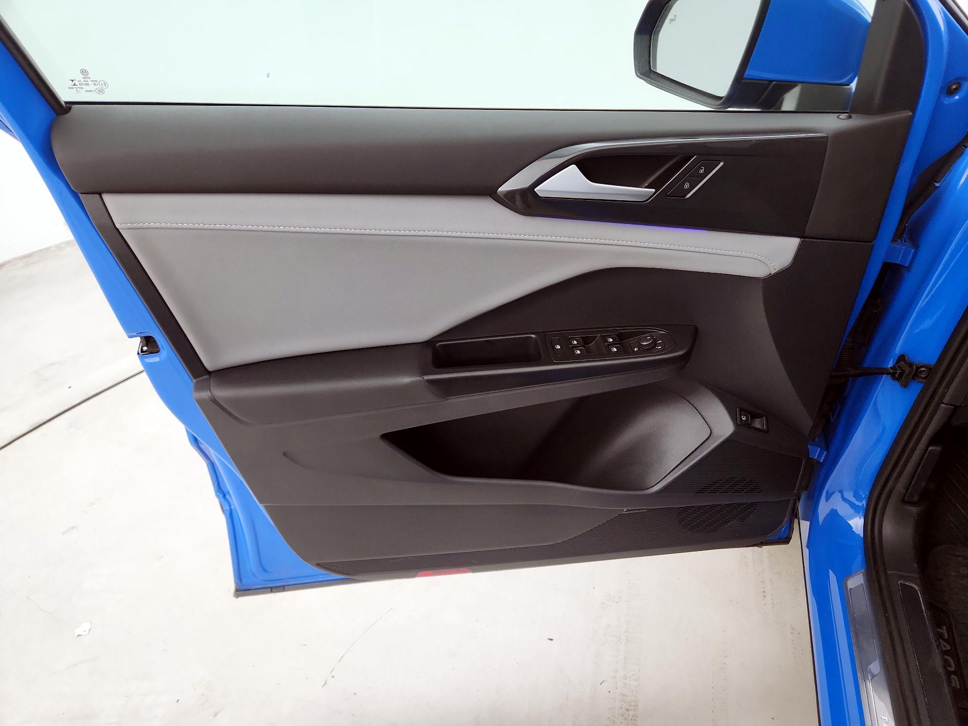 Thumbnail: 2022 Volkswagen Taos - 12