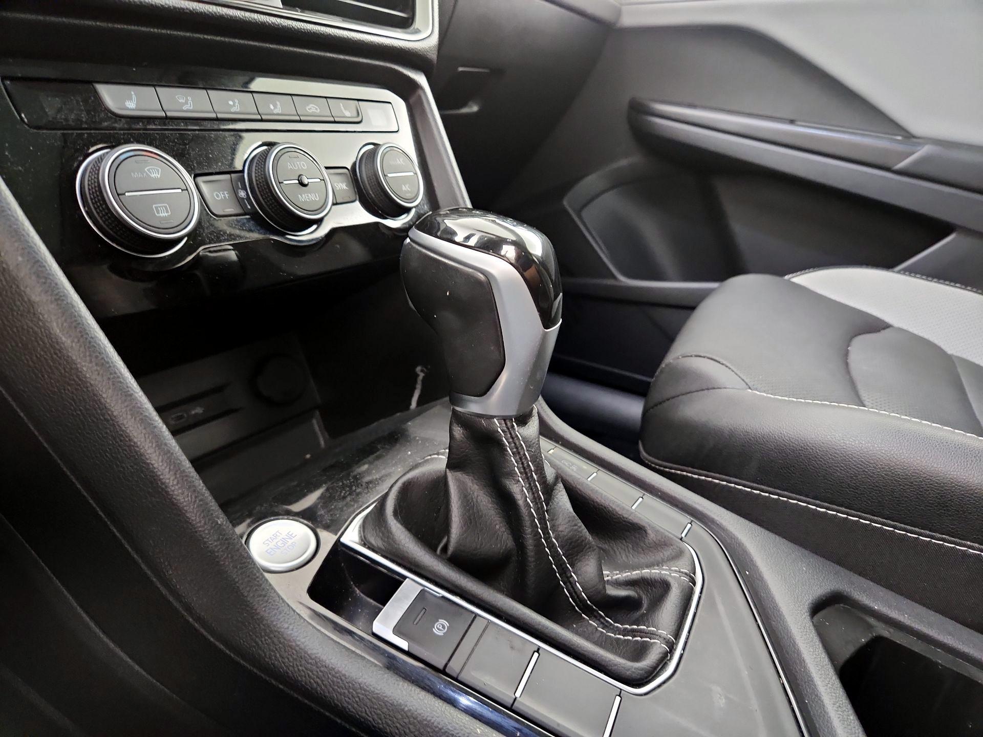 Thumbnail: 2022 Volkswagen Taos - 15