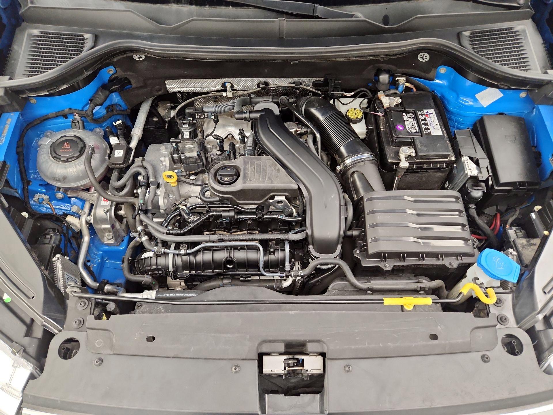 Thumbnail: 2022 Volkswagen Taos - 17