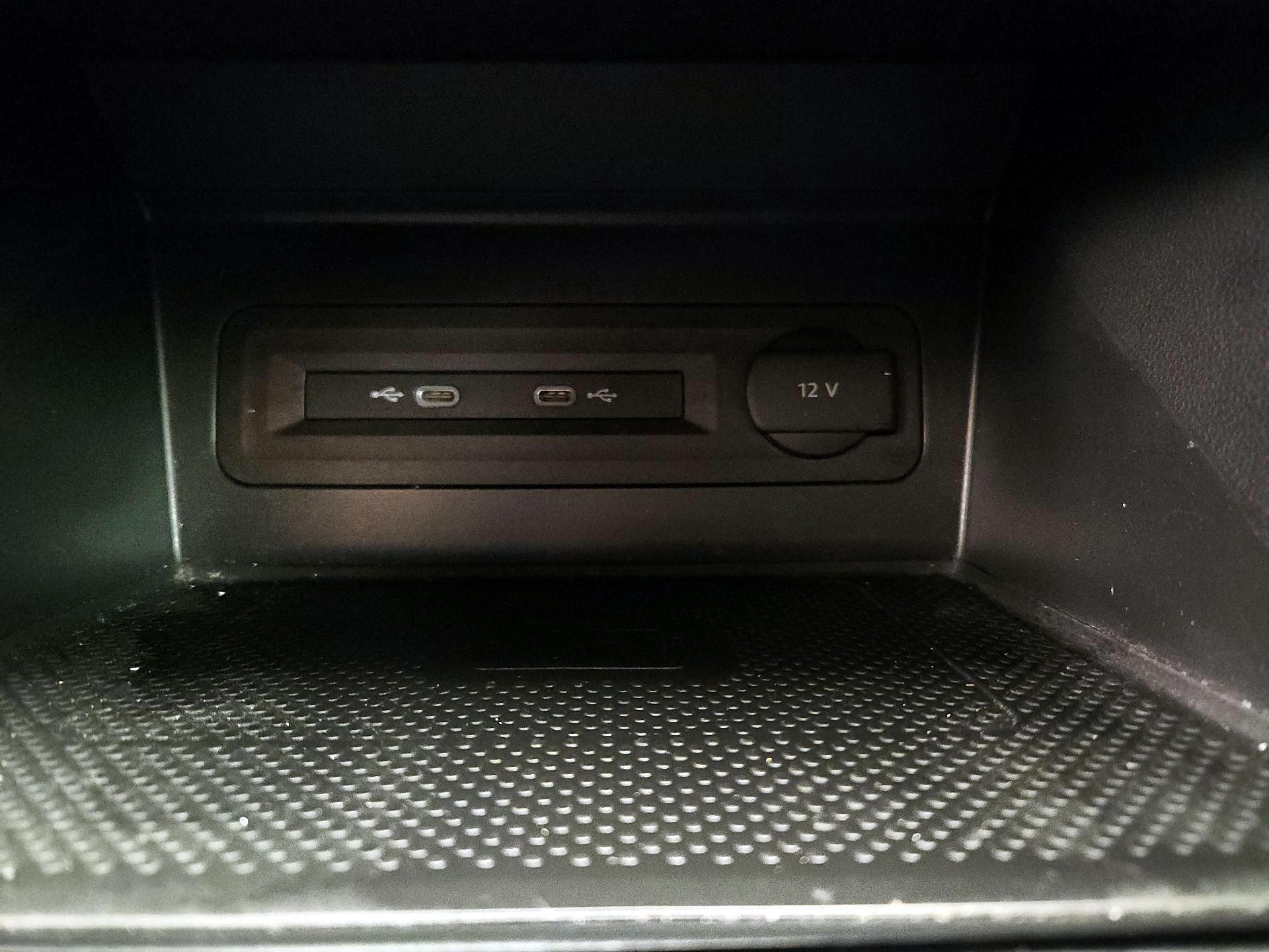 Thumbnail: 2023 Volkswagen Atlas - 18