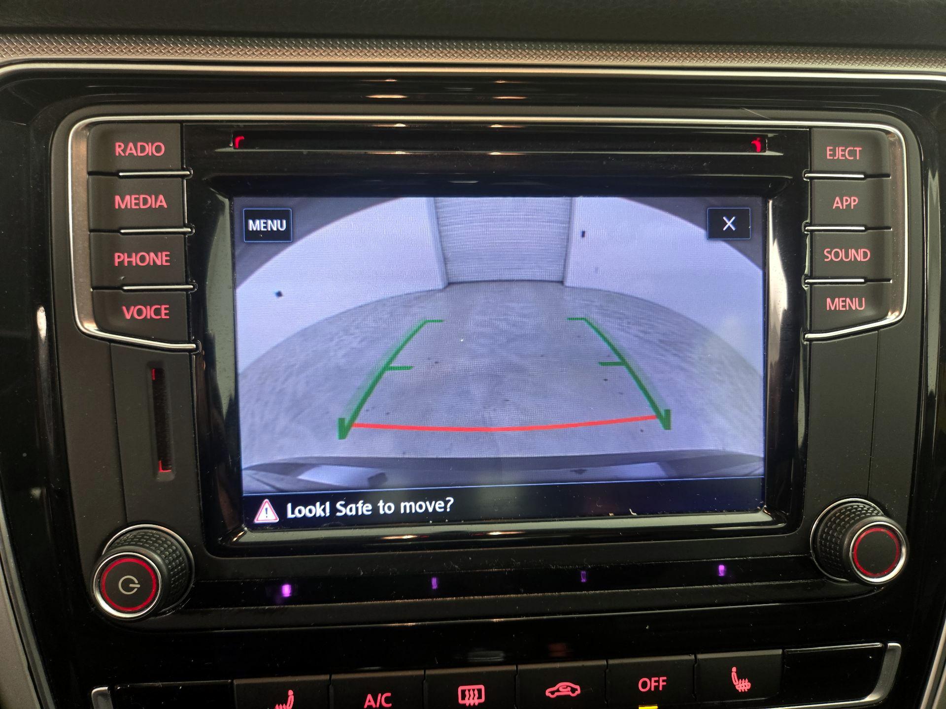 Thumbnail: 2019 Volkswagen Passat - 14