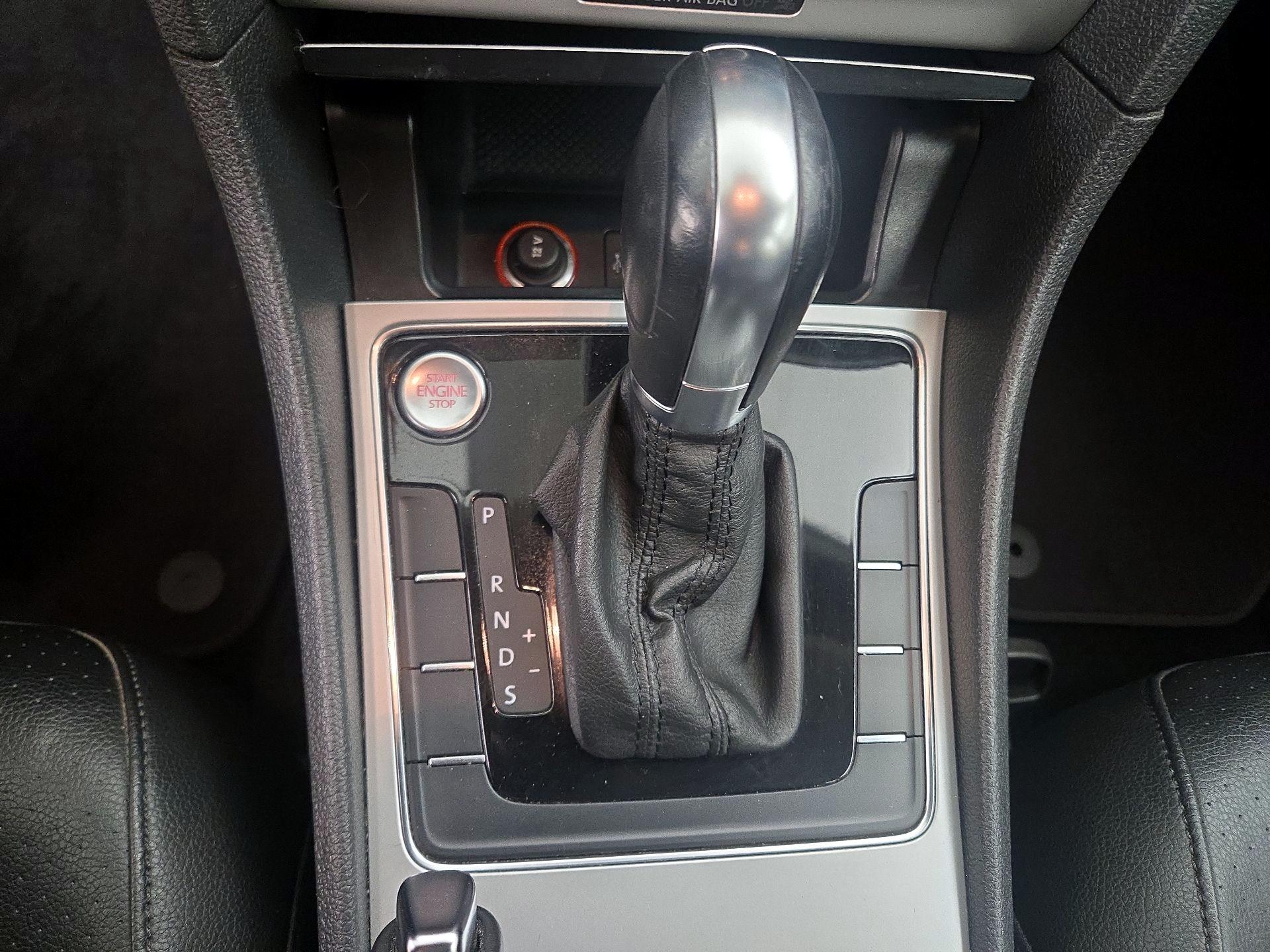 Thumbnail: 2019 Volkswagen Passat - 17