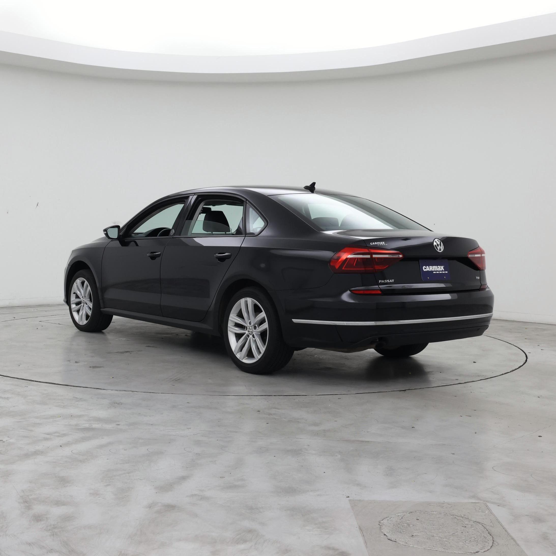 Thumbnail: 2019 Volkswagen Passat - 2