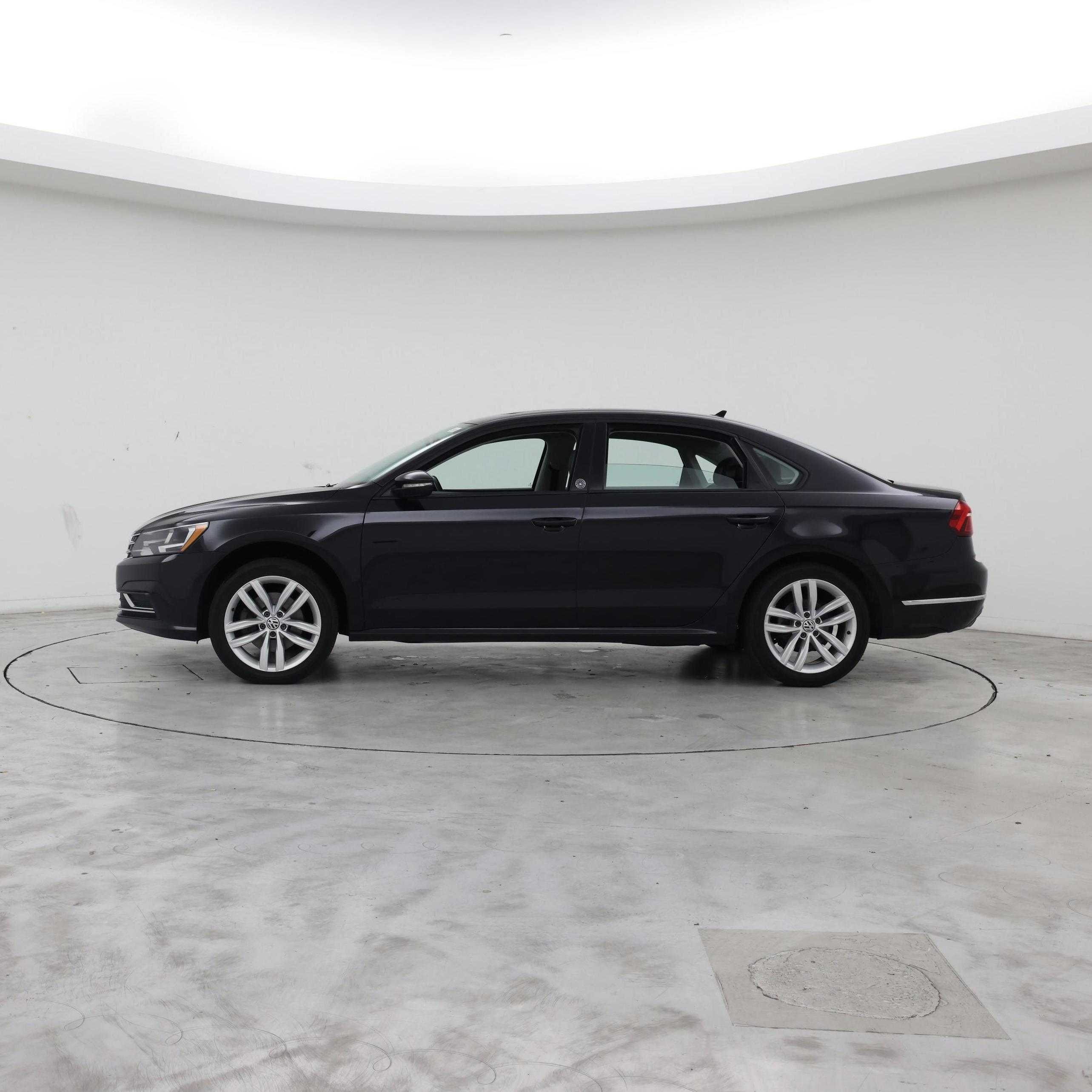 Thumbnail: 2019 Volkswagen Passat - 3