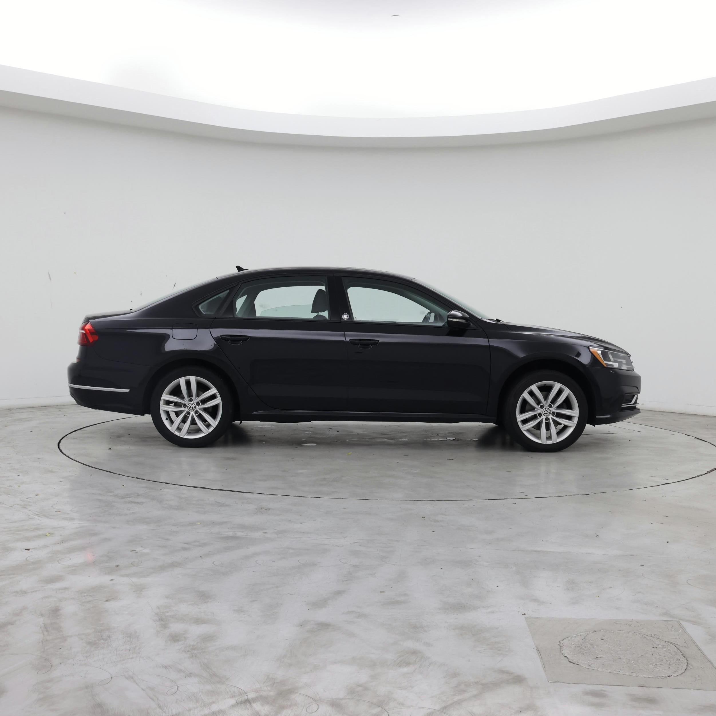 Thumbnail: 2019 Volkswagen Passat - 7