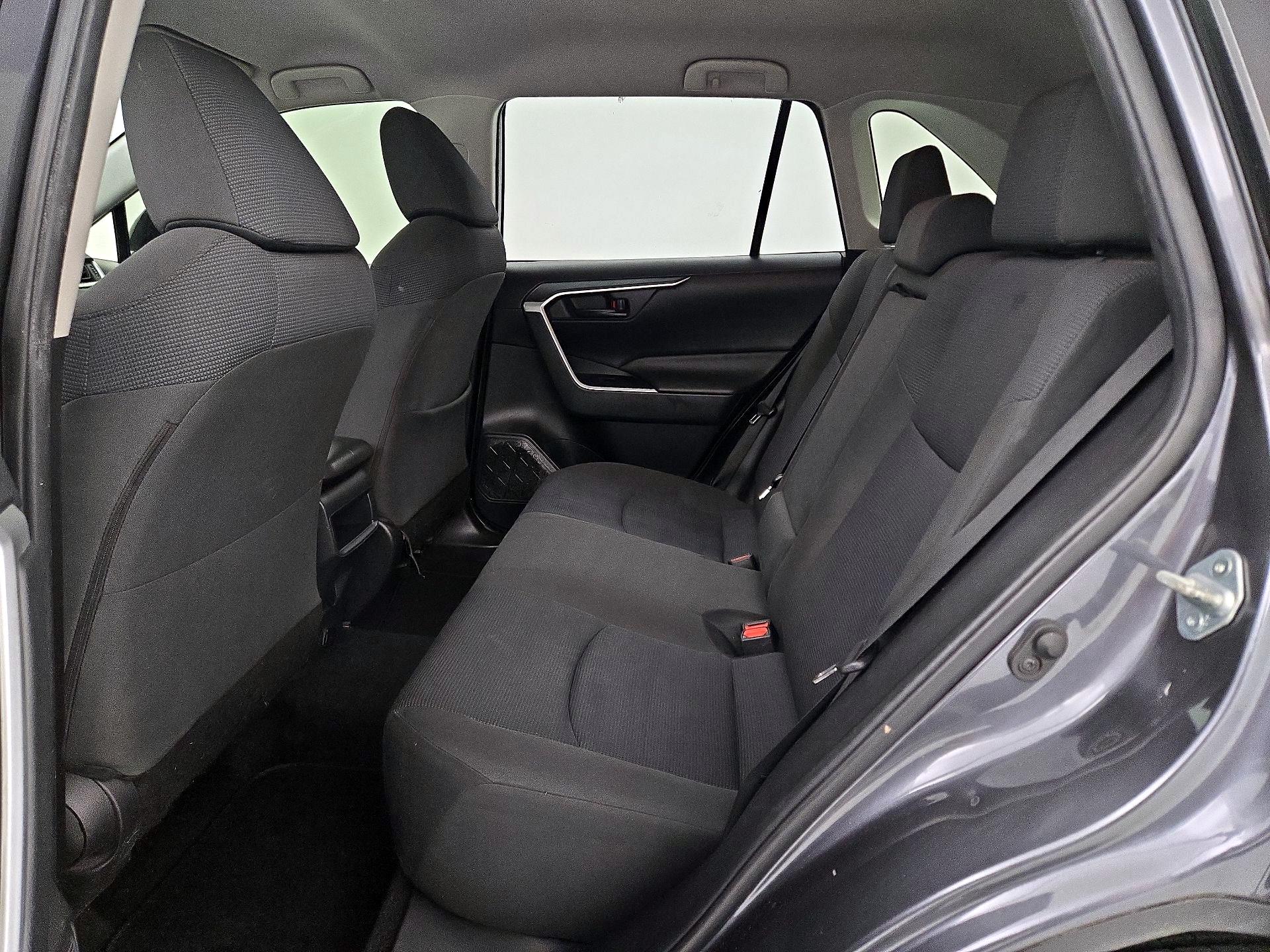 Thumbnail: 2019 Toyota RAV4 - 19