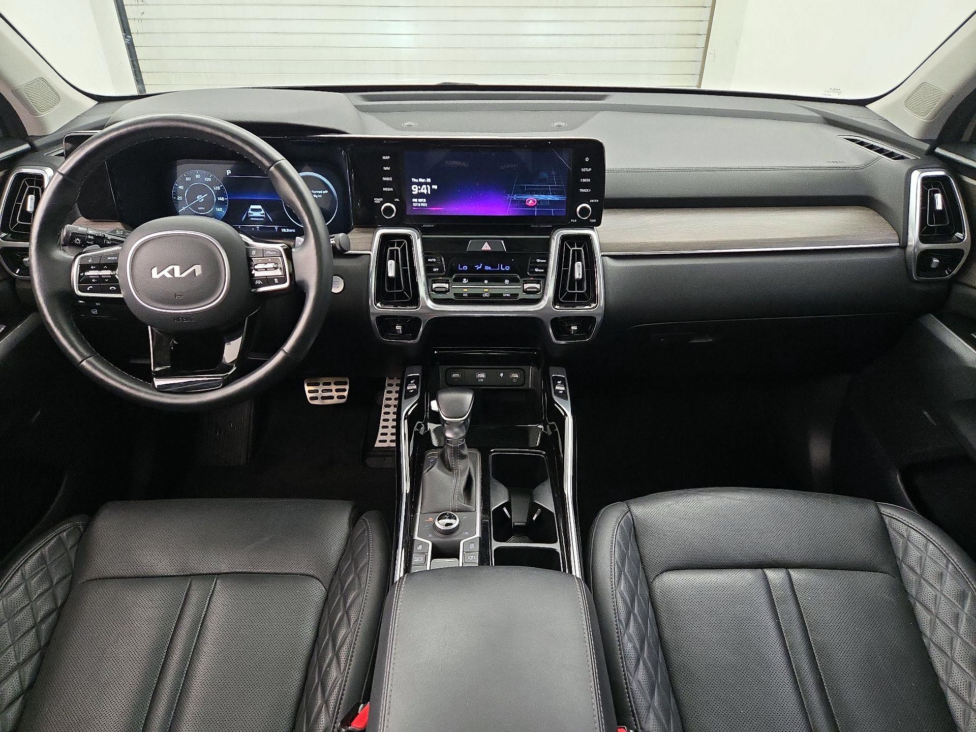 Thumbnail: 2023 Kia Sorento - 9