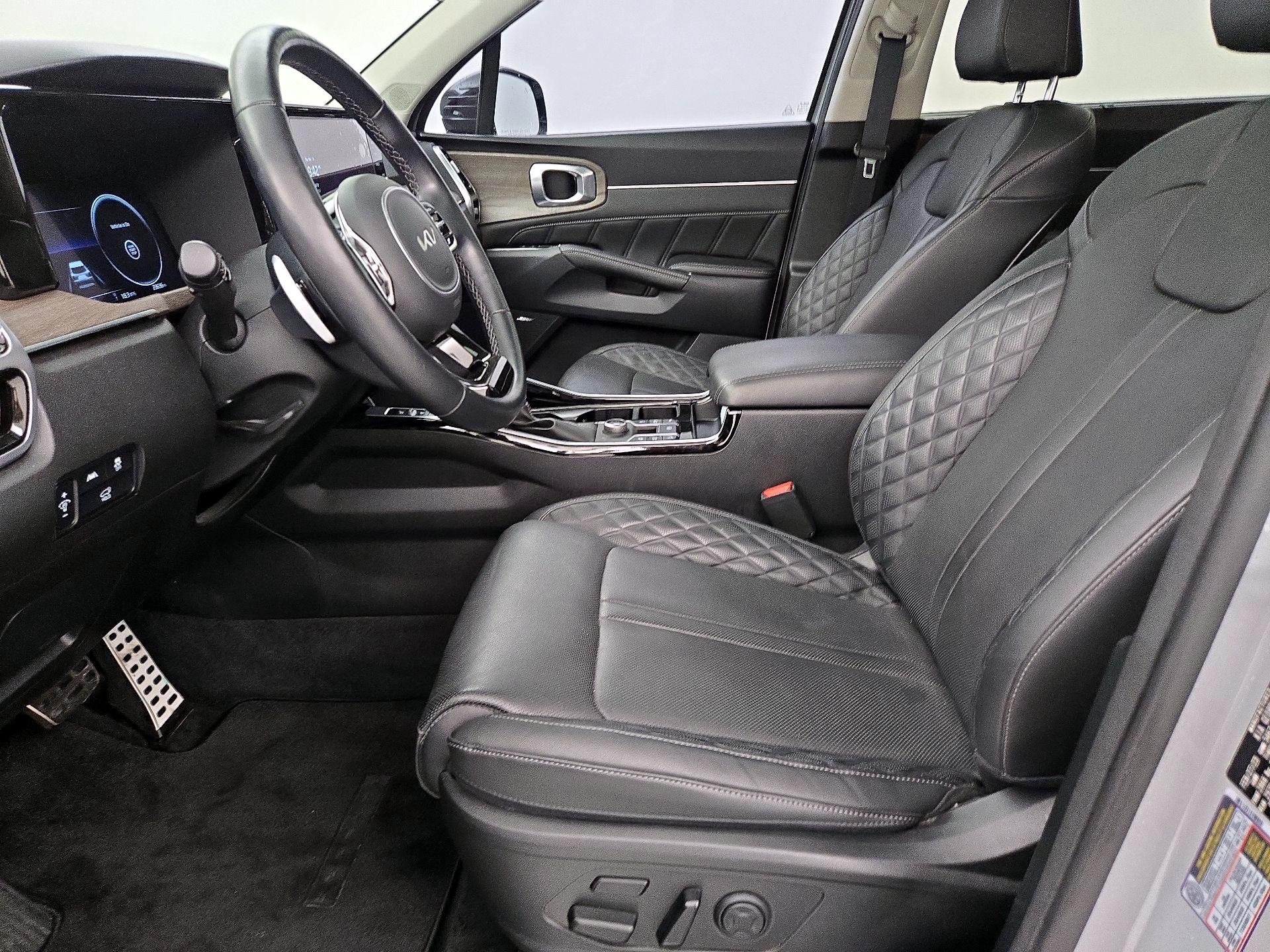 Thumbnail: 2023 Kia Sorento - 11