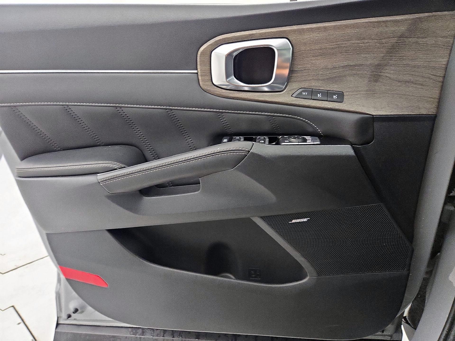 Thumbnail: 2023 Kia Sorento - 12