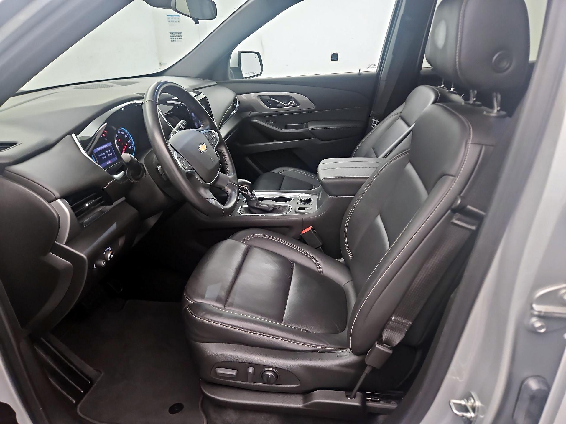 Thumbnail: 2022 Chevrolet Traverse - 11