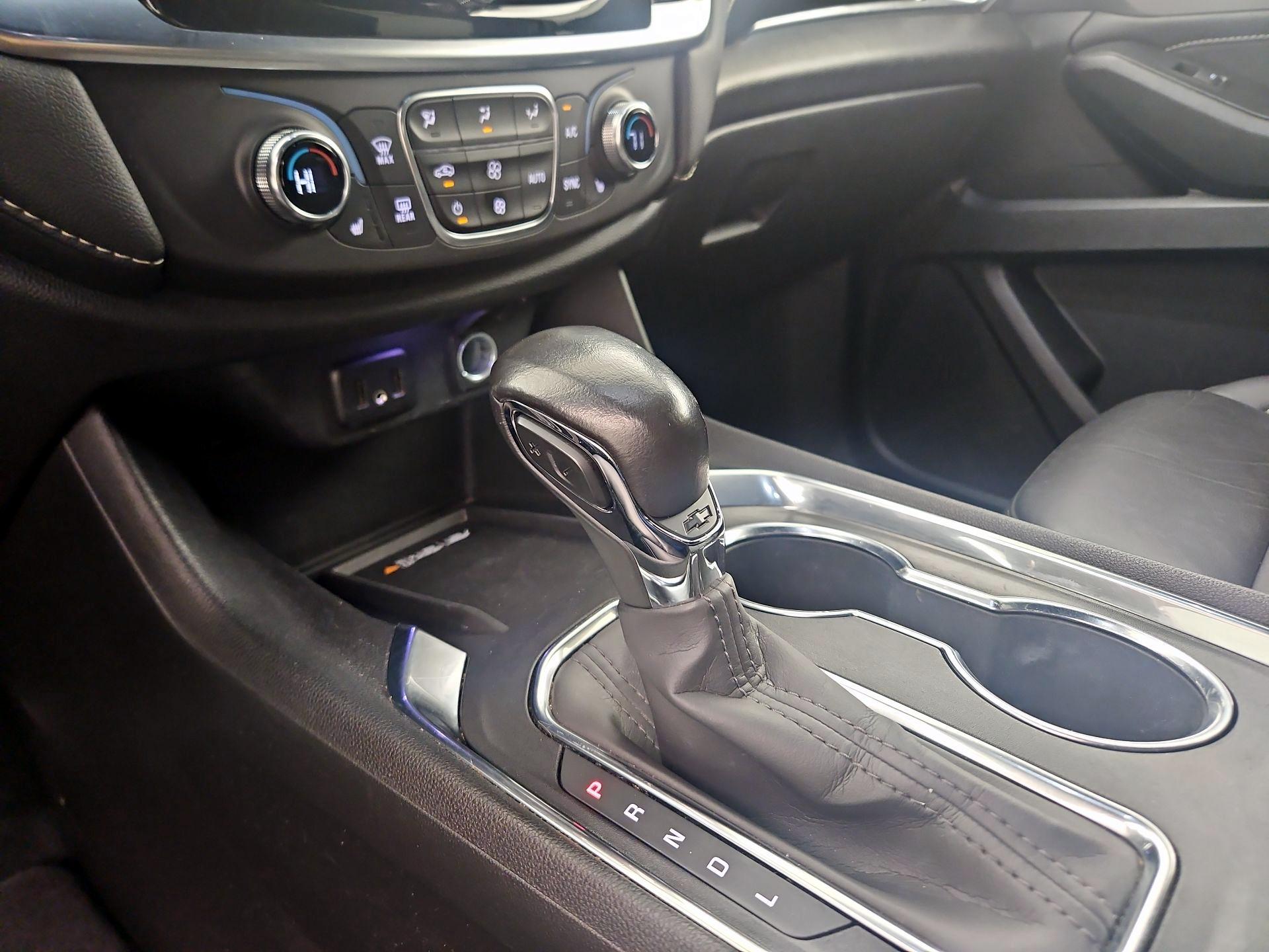 Thumbnail: 2022 Chevrolet Traverse - 15