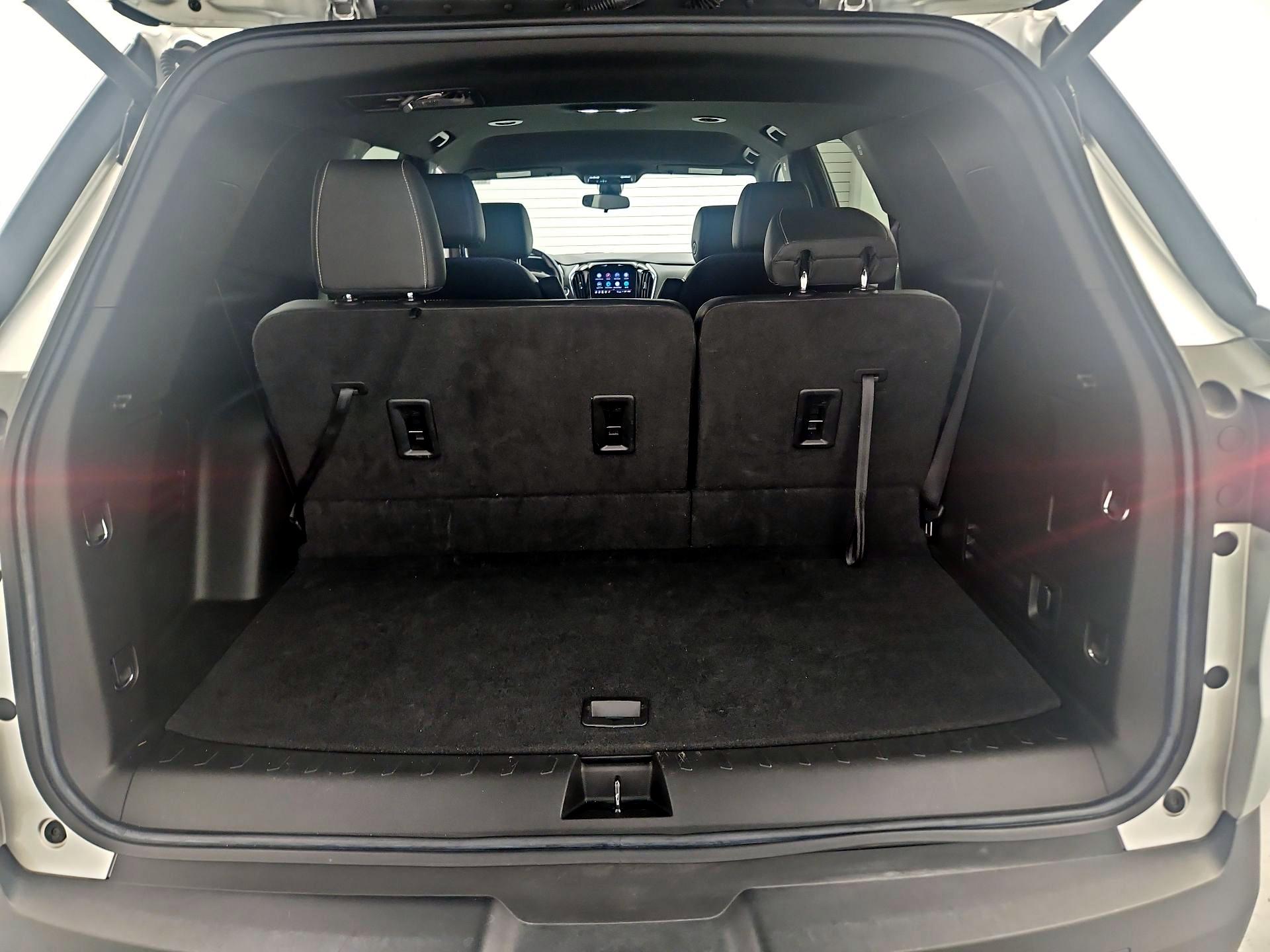 Thumbnail: 2022 Chevrolet Traverse - 17