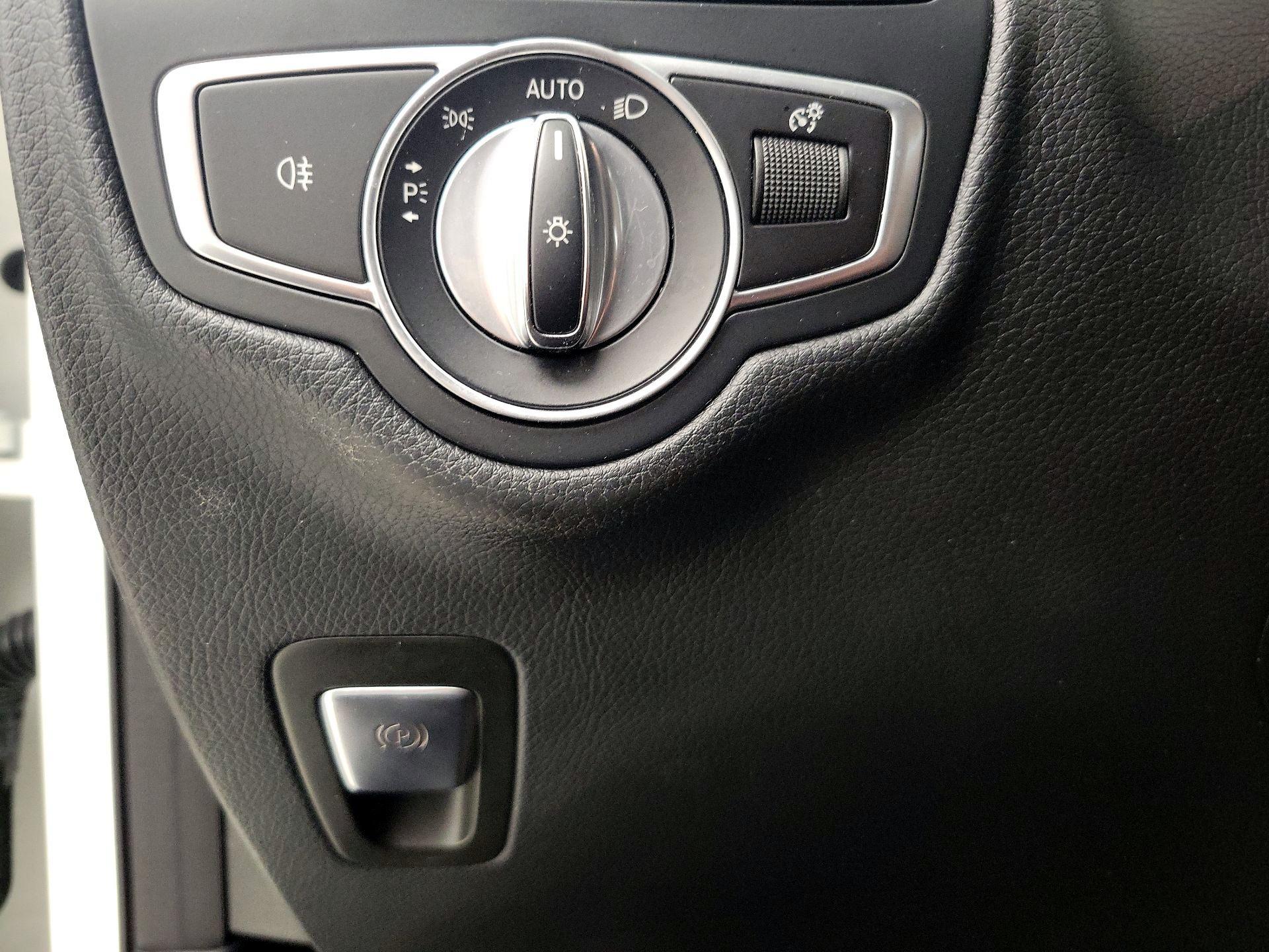 Thumbnail: 2019 Mercedes-Benz GLC - 13